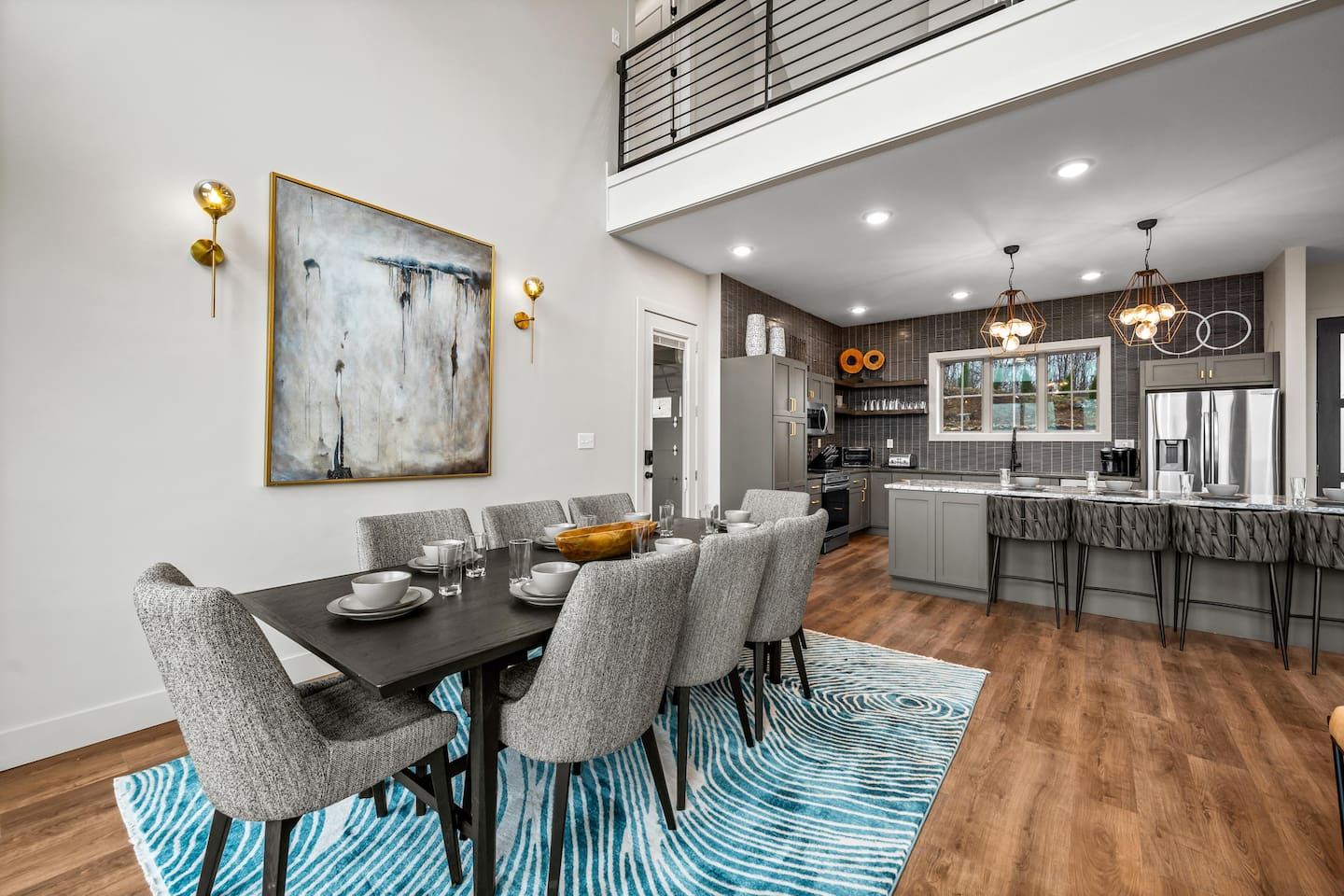 Entry Level - Dining 