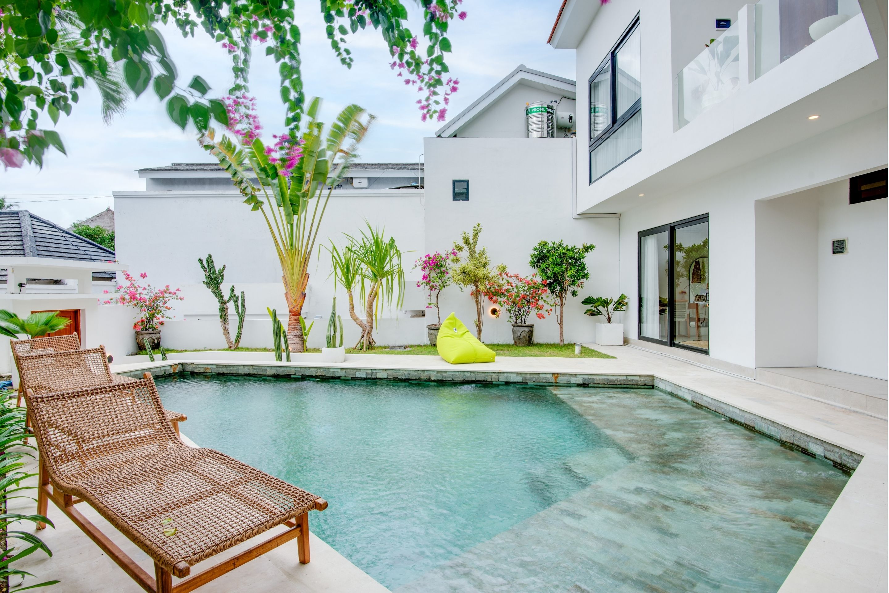 Pool & Garden