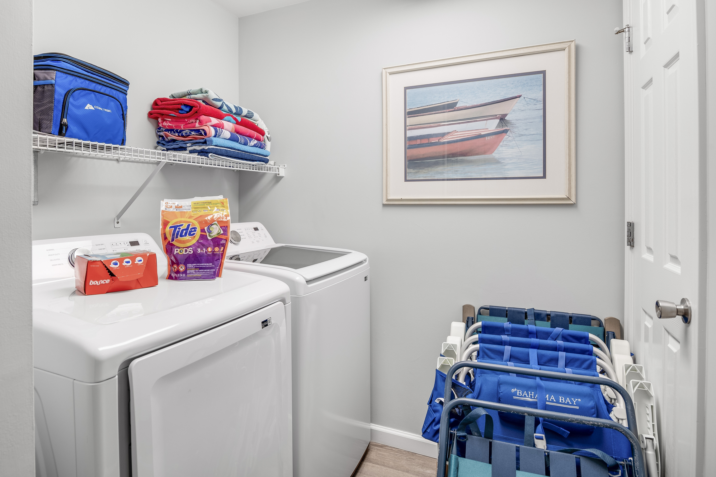 Full size washer and dryer and plenty of Tide Pods and Bounce sheets for your whole visit!