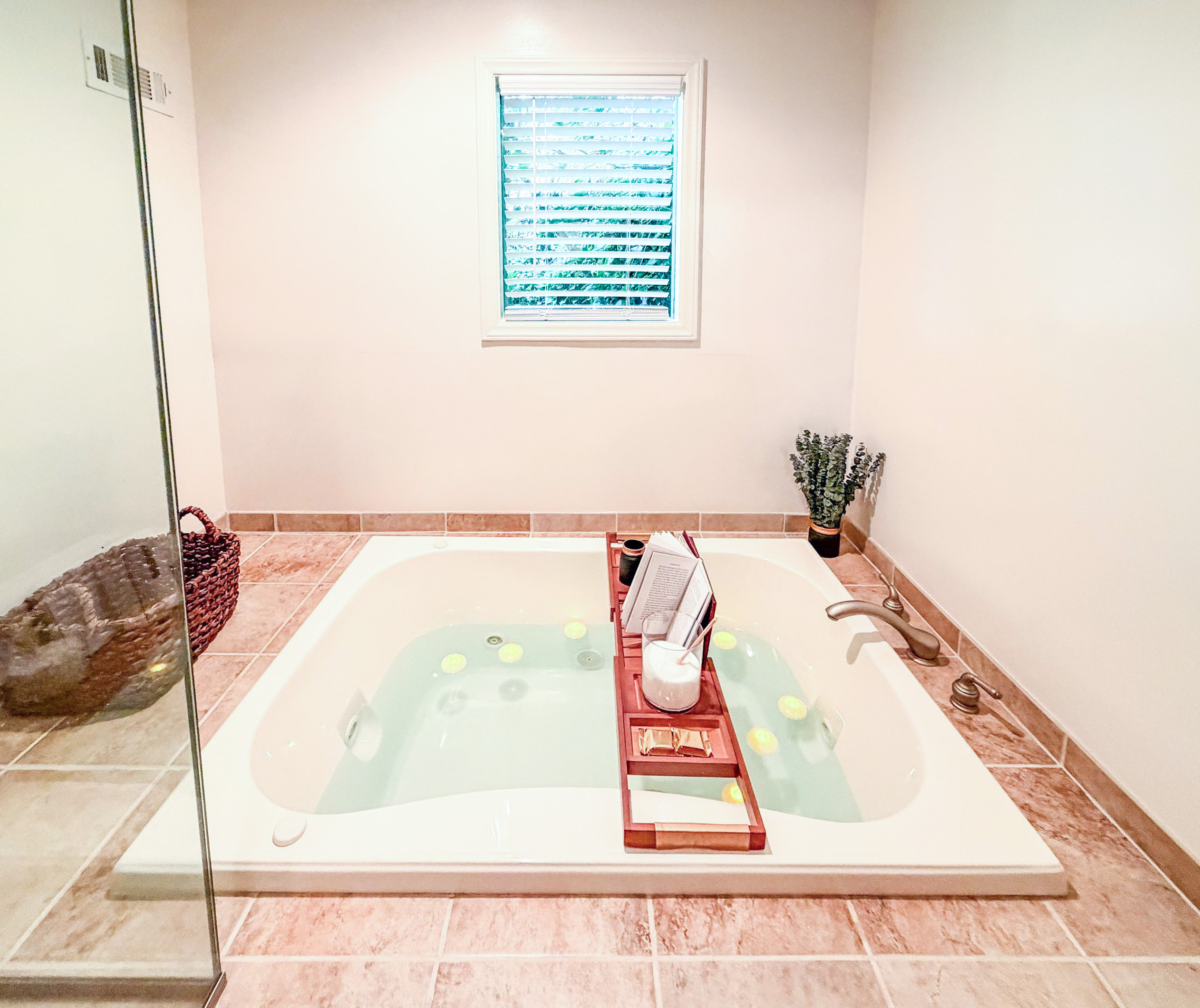 After a long day of hiking and mountain adventures, relax and unwind in our luxurious whirlpool tub with a good book.
