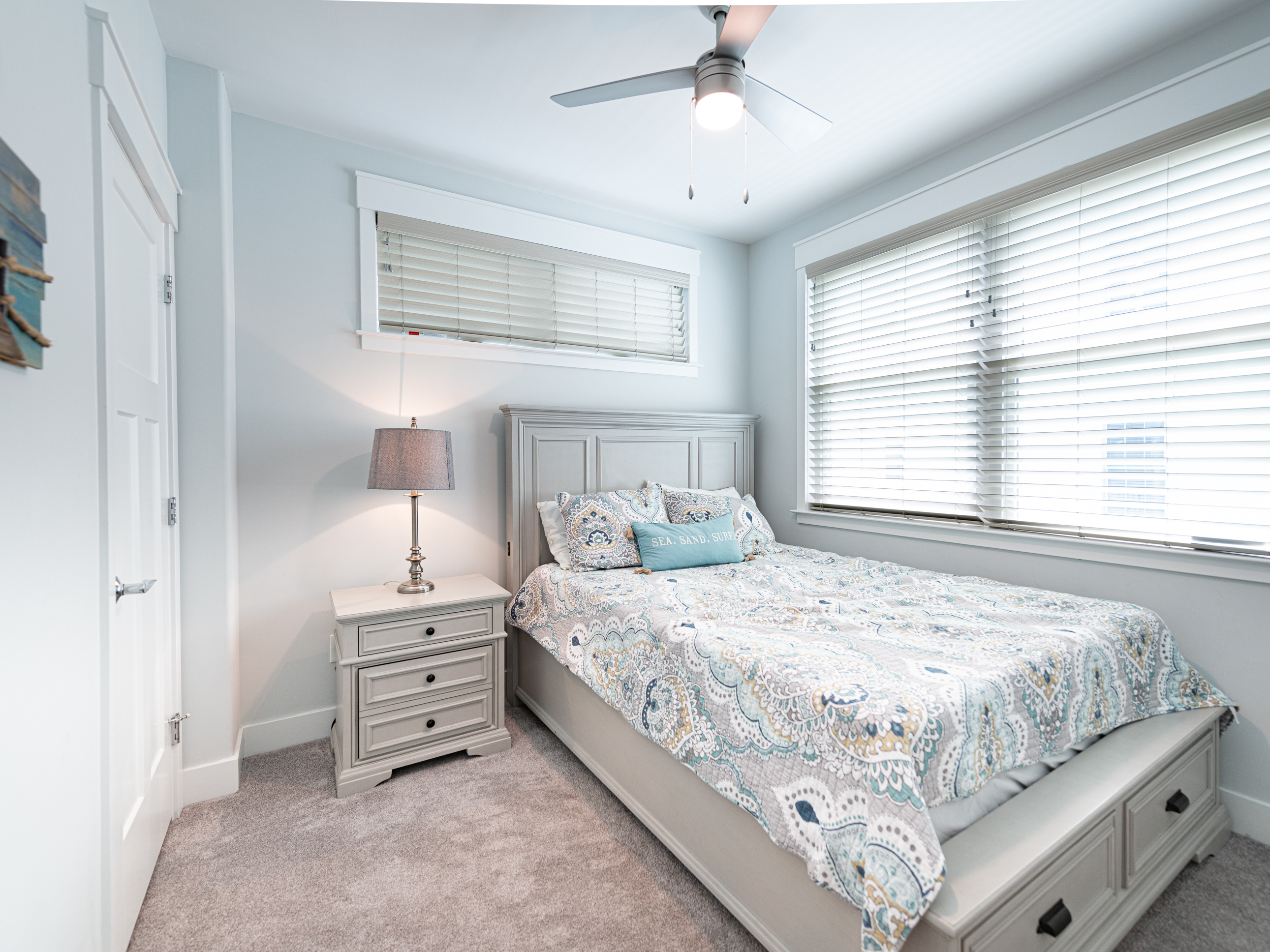 BR 2 - Queen w/ flat screen TV & ceiling fan