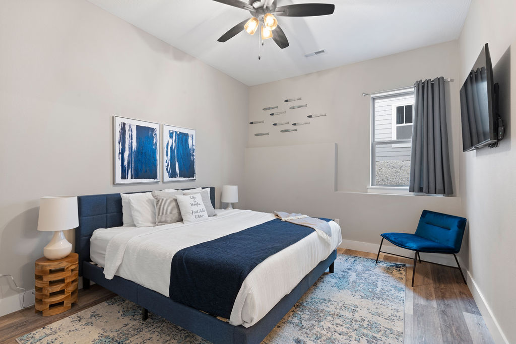 Lower level King bed #2 w/ ensuite bath