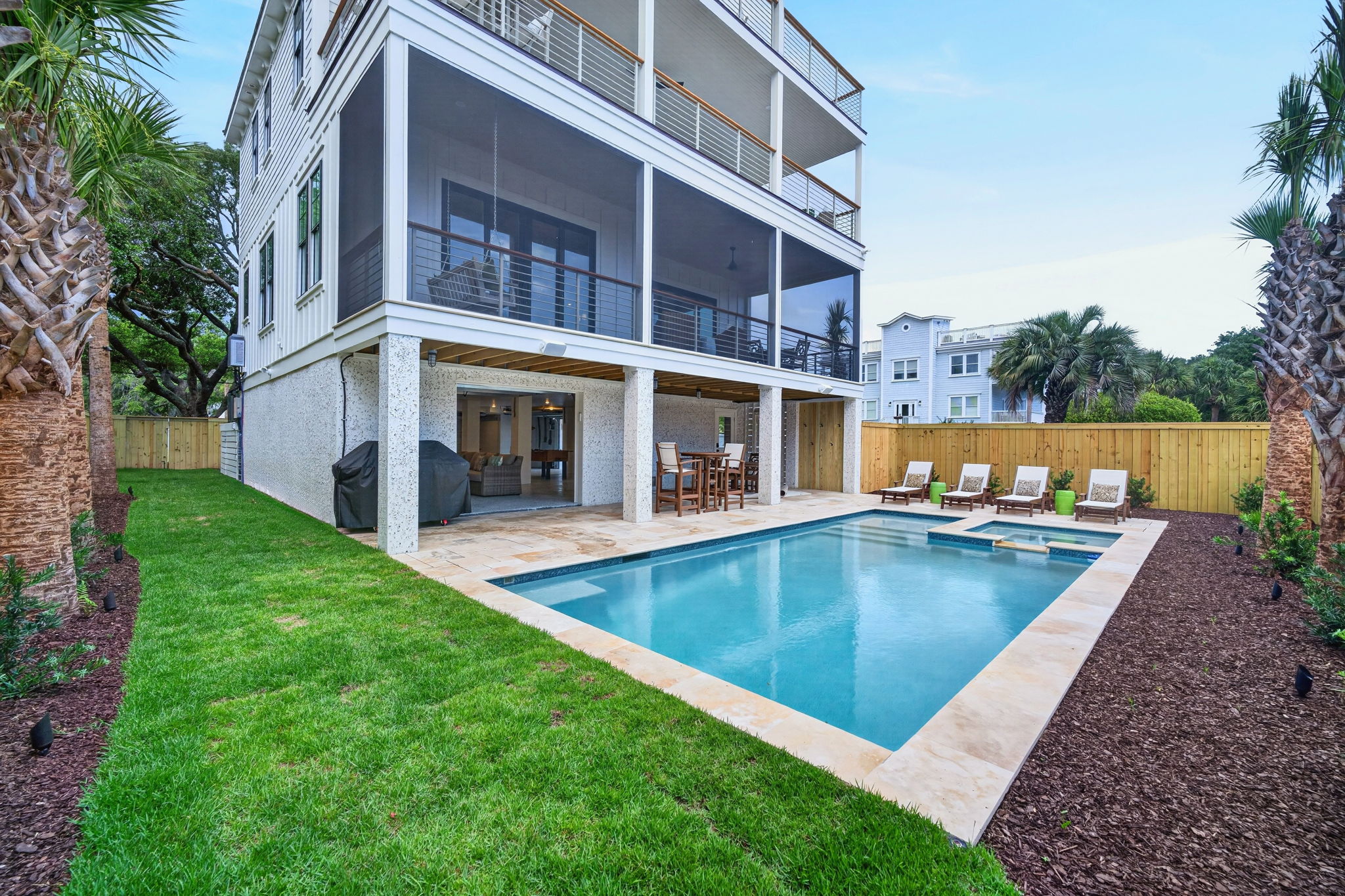 Private Backyard Oasis | Tahanan Palms | 3 38th Ave | IOP Escapes