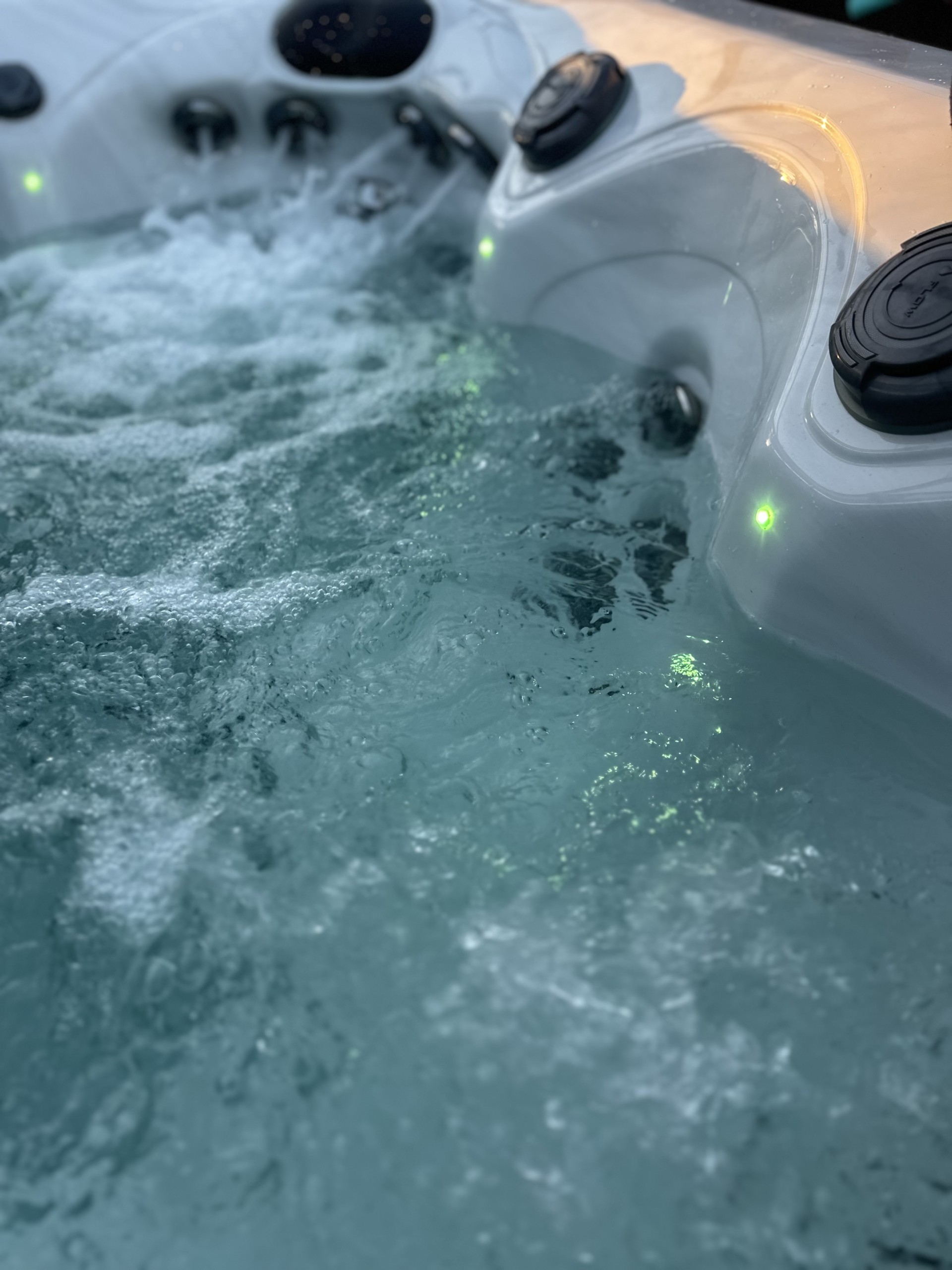 🛁 NEW hot tub night soaks + LED lights ✨