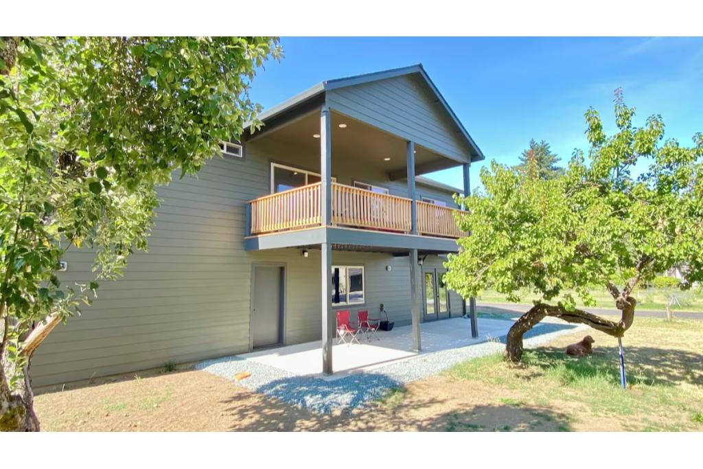 grants pass vacation home