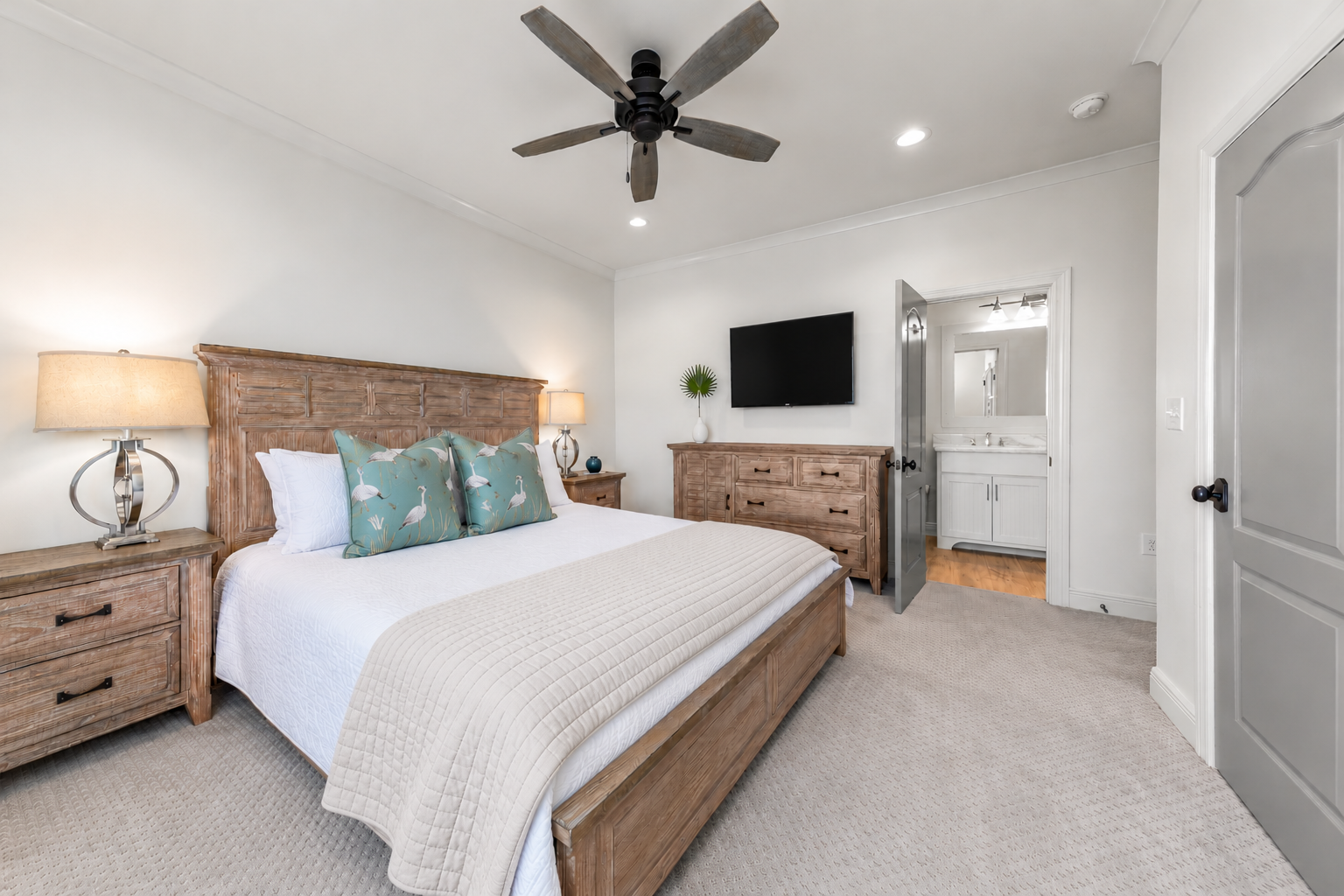 King Bedroom 2