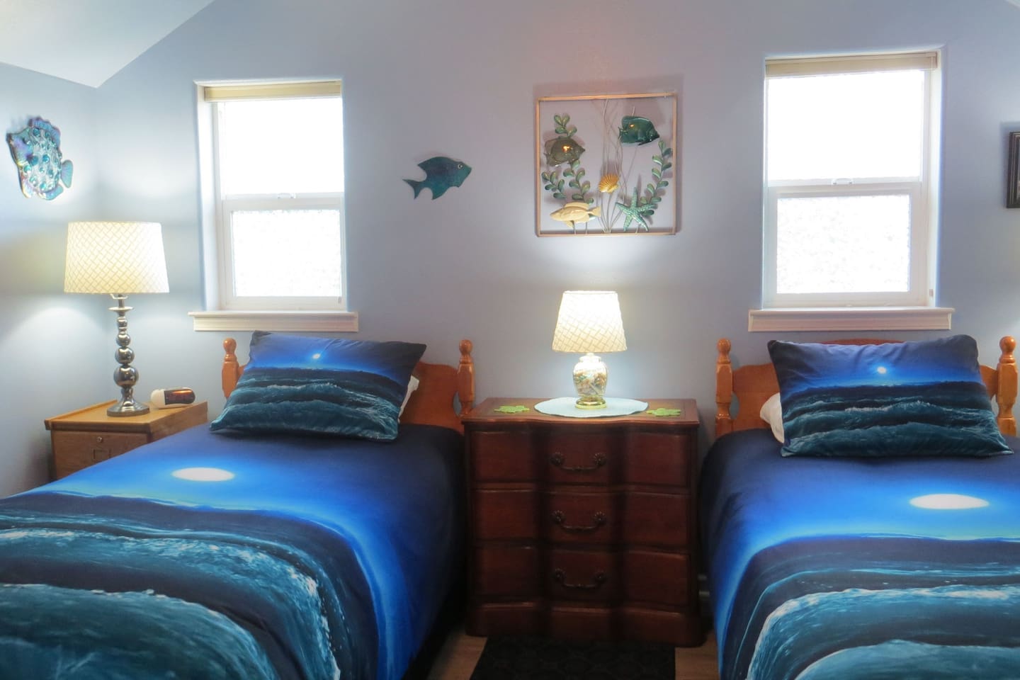 twin bedroom upstairs