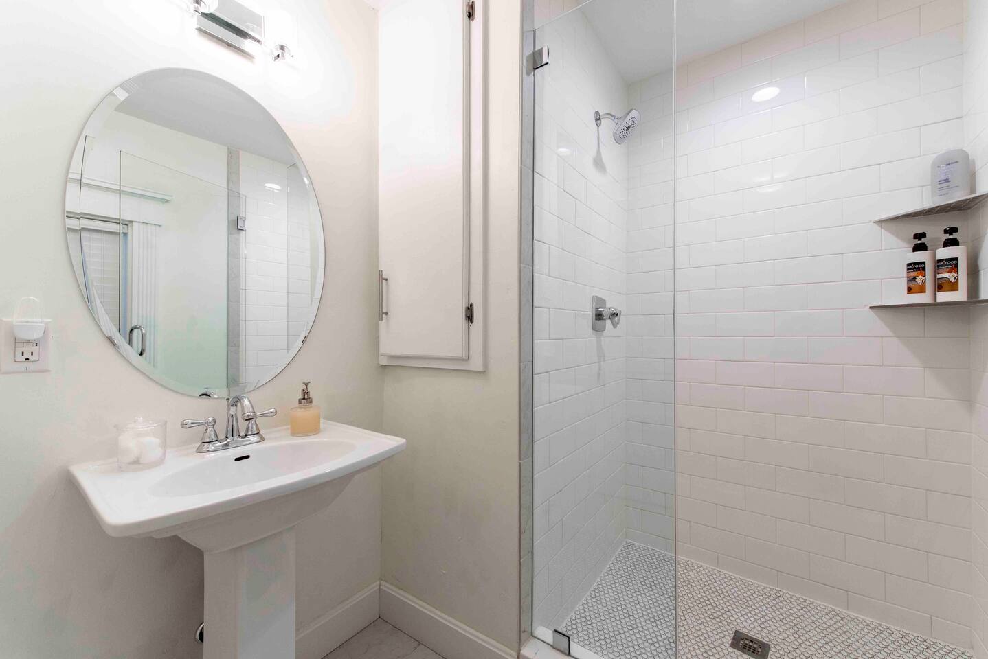 Renovated full bathroom 