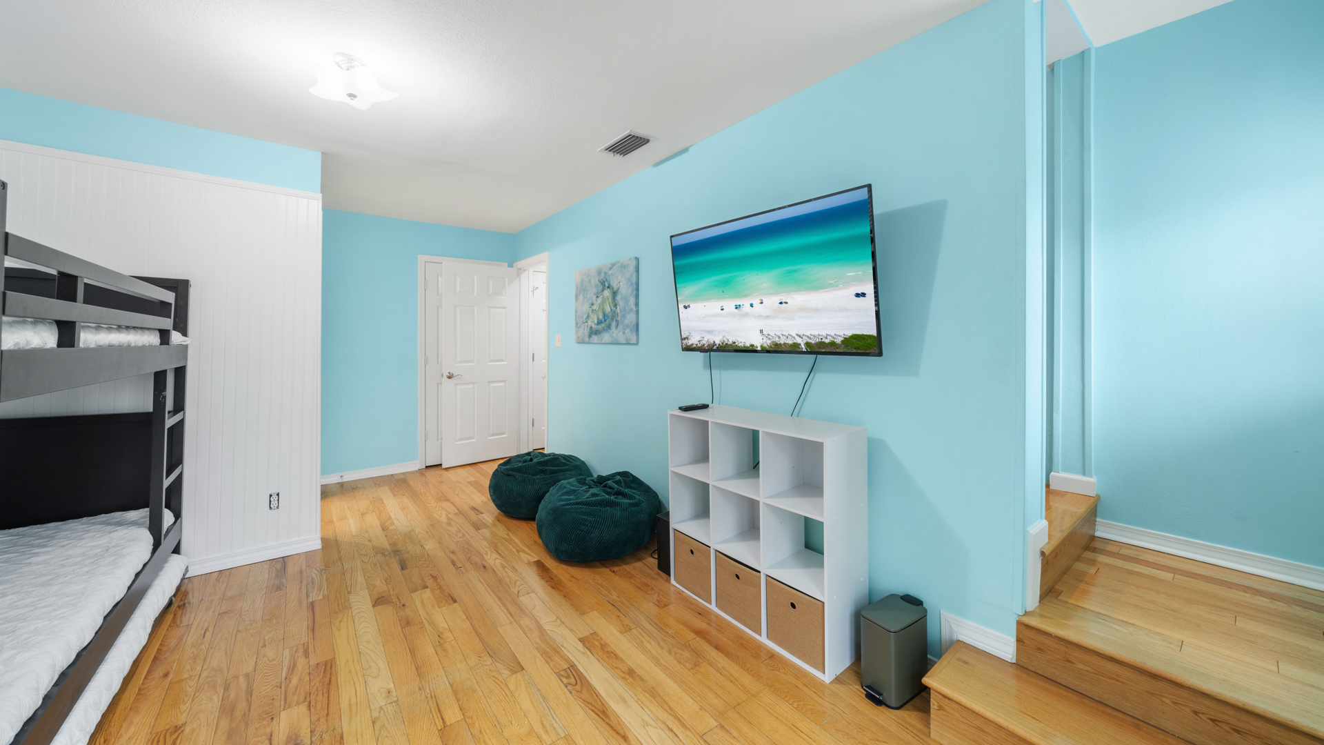 Sea Turtle Room (2nd Floor) Kids Room