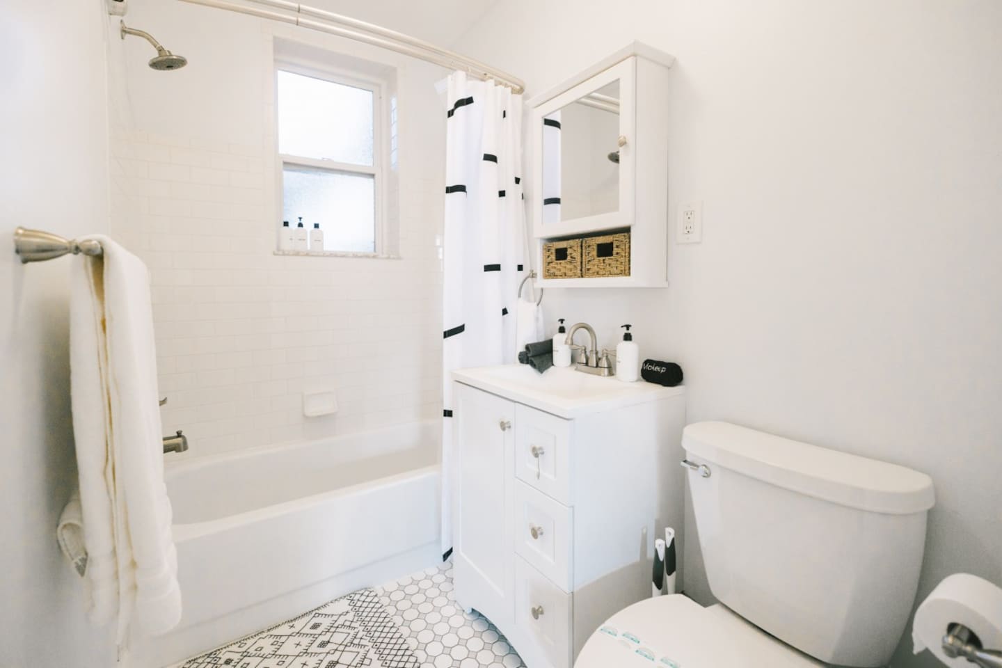 Some things that stood for them were the modern decor and amenities such as full length mirror, soaps and shampoo/conditioner. - Jessica, 5 Star Review