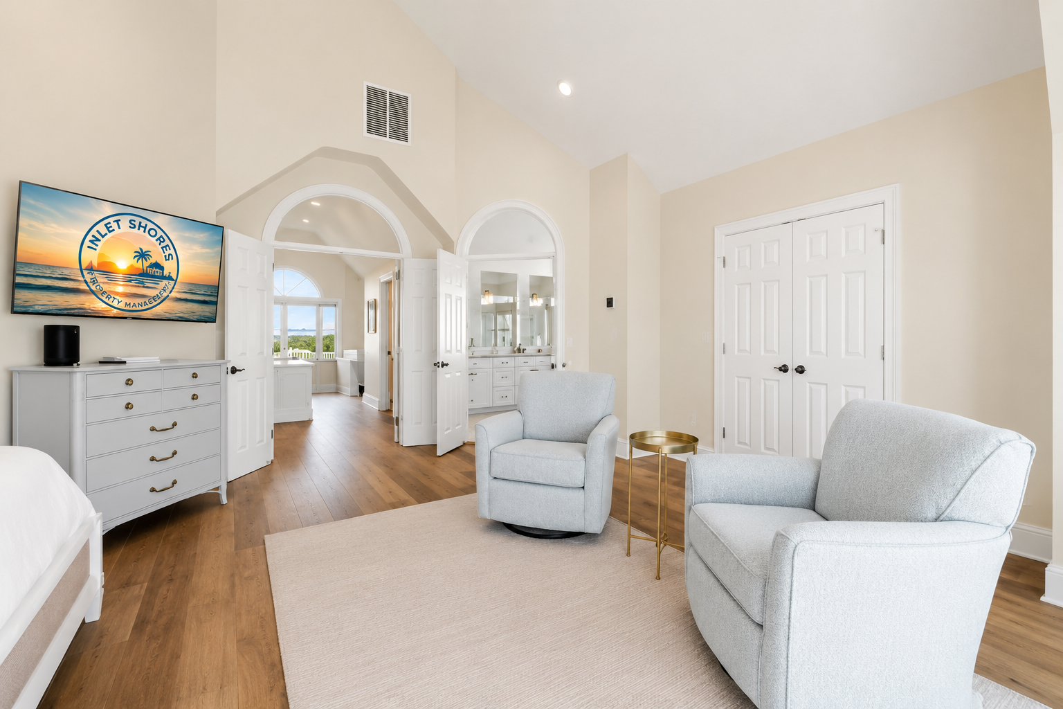 Relax and unwind in the private sitting area of the king suite, the perfect spot to enjoy a quiet moment, read a book, or take in the coastal views.