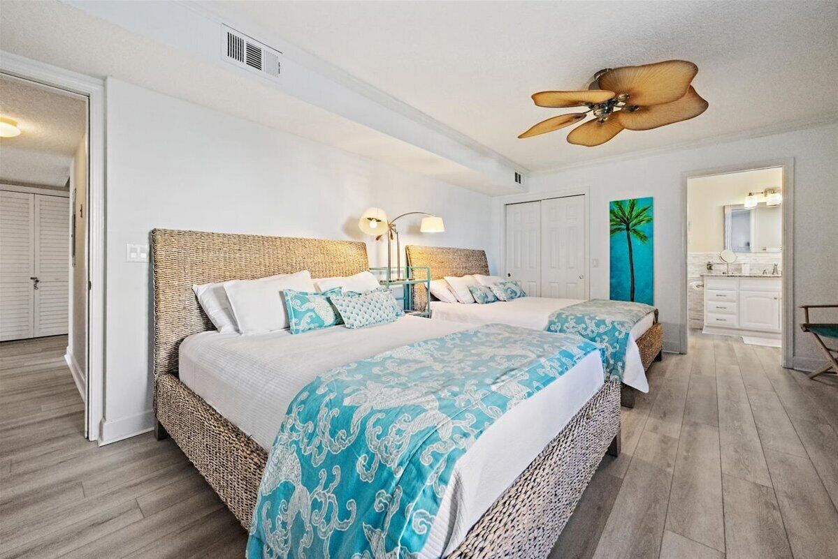 Double queen bedroom downstairs