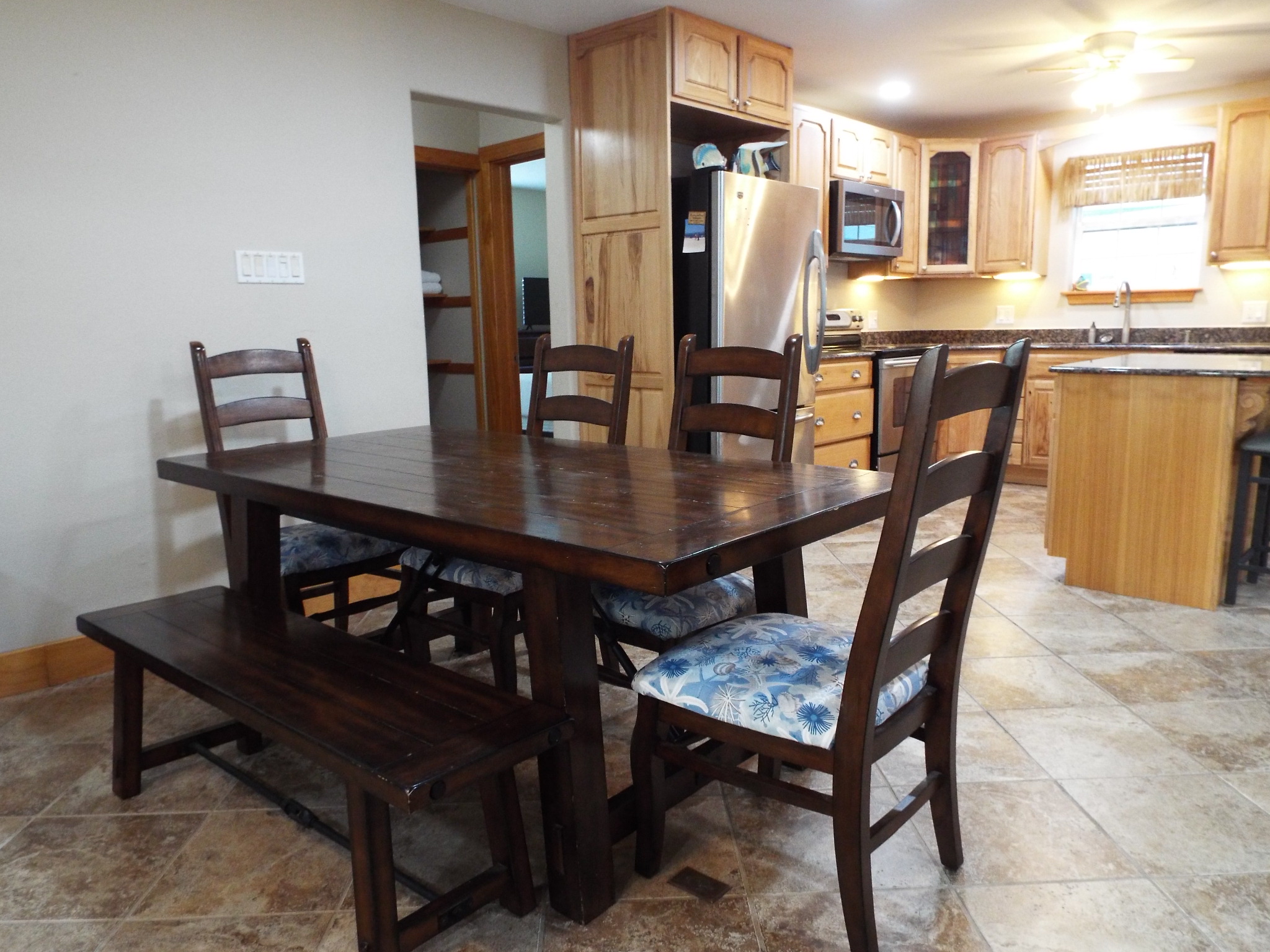 Dining for 6 in side A