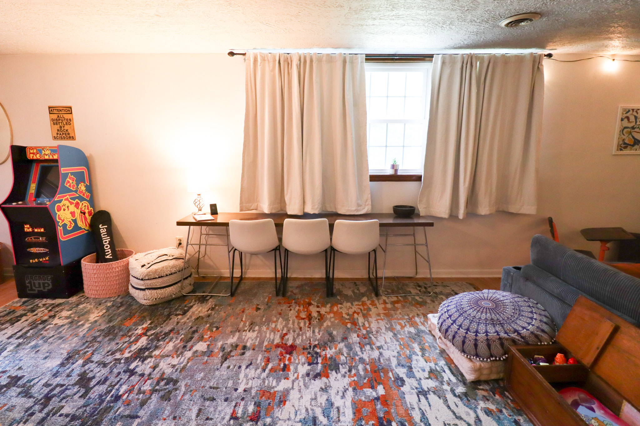 Additional seating for meals plus lots of floor pillows