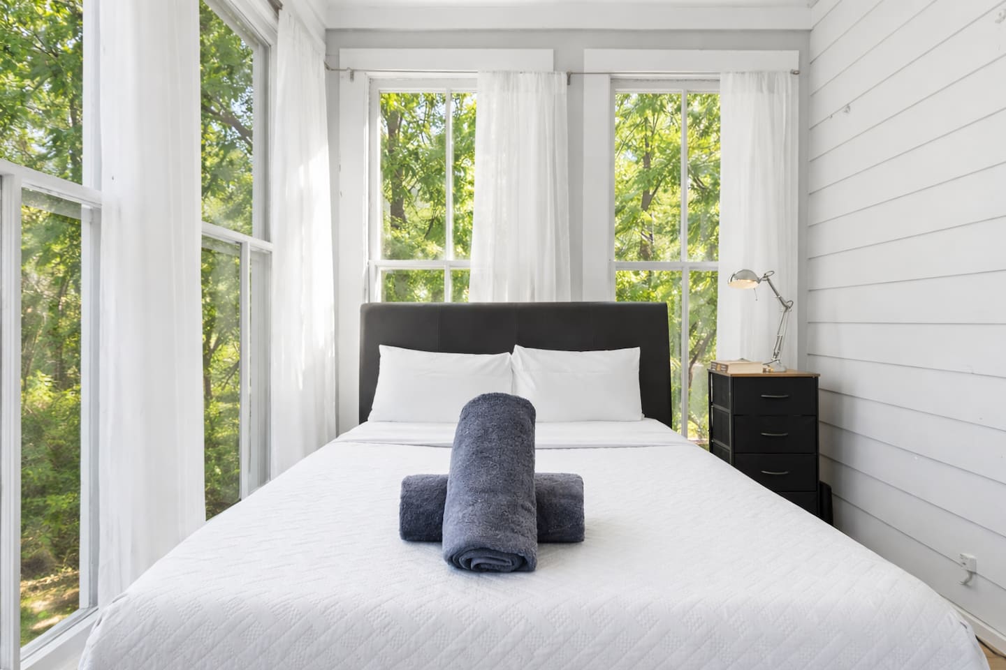 Super comfy and ultra neat arranged Bed... 