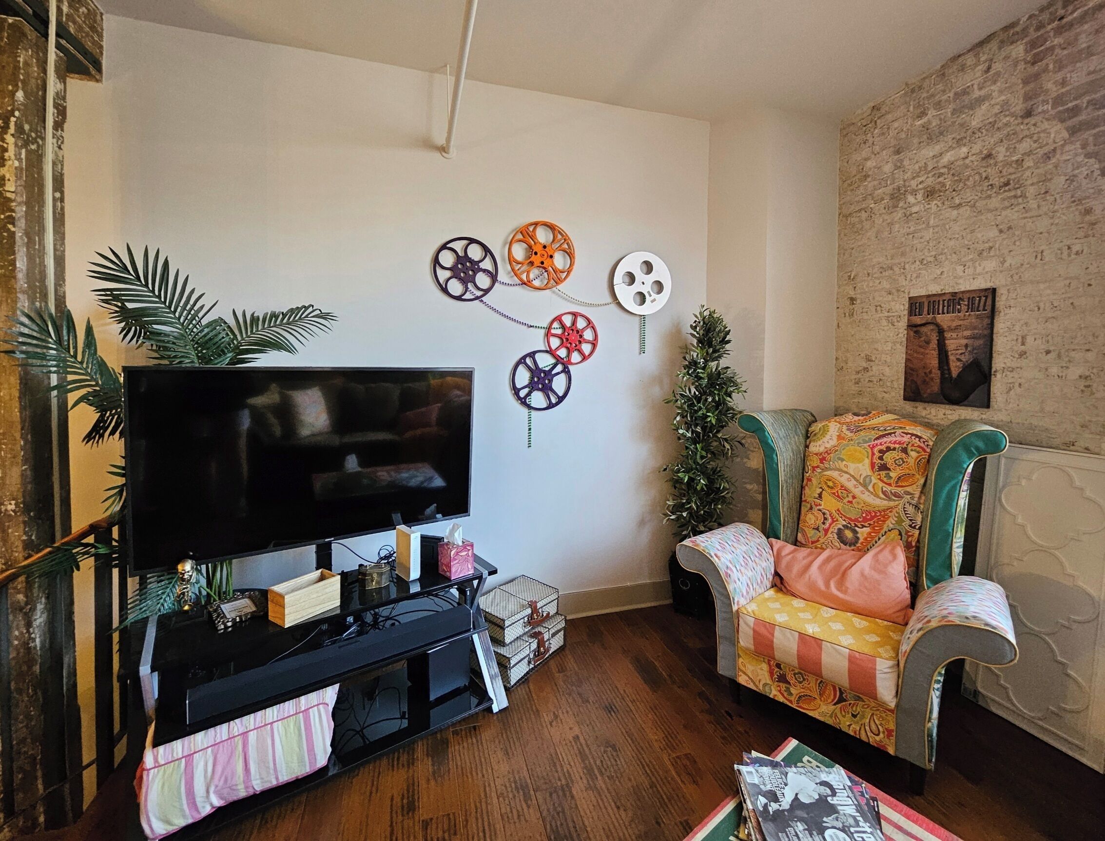 Living area w/Flat Screen