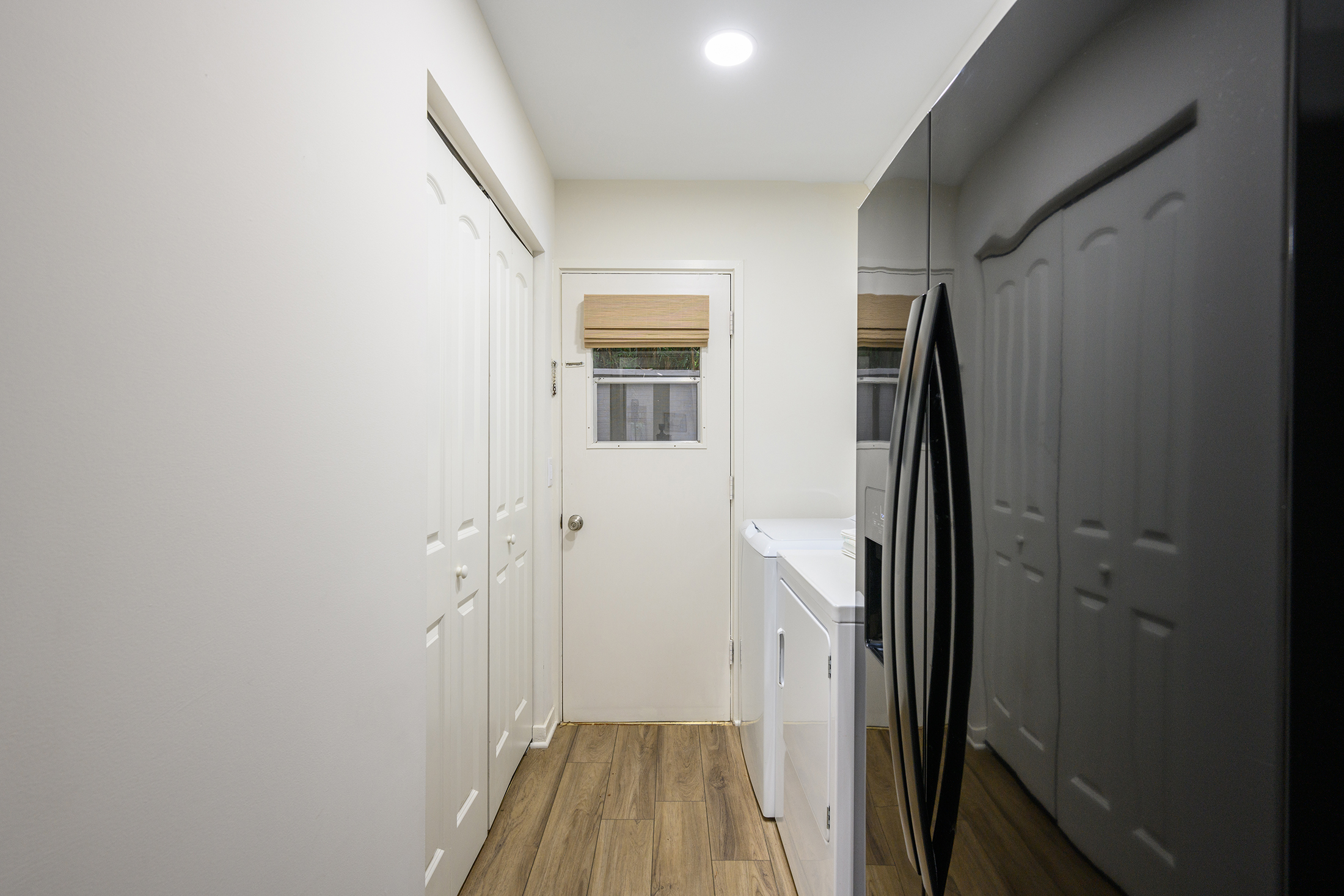 "Loads" of fun in the laundry room, which also has a second full size fridge!