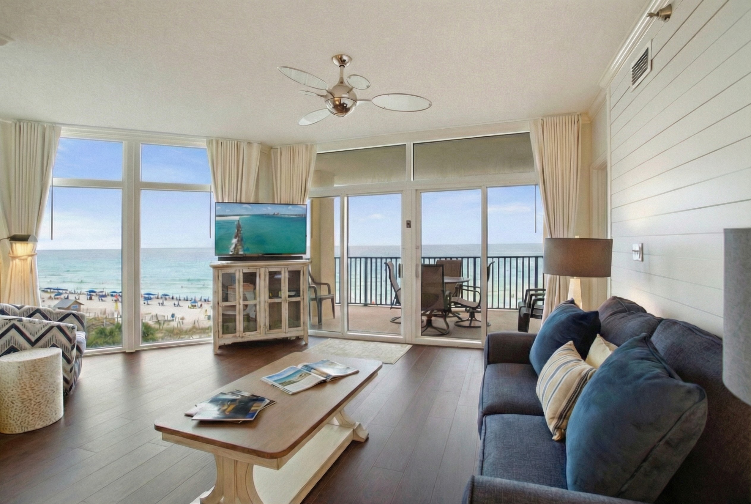 Jade East 420 has a Comfortable, open living space with Smart TV, Balcony Access, a Wet Bar, and HUGE Gulf and Beach Views through Floor to Ceiling Windows! - NEW PHOTOS COMING SOON!