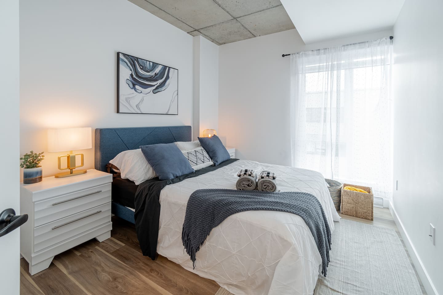 Chambre #1 avec un lit Queen