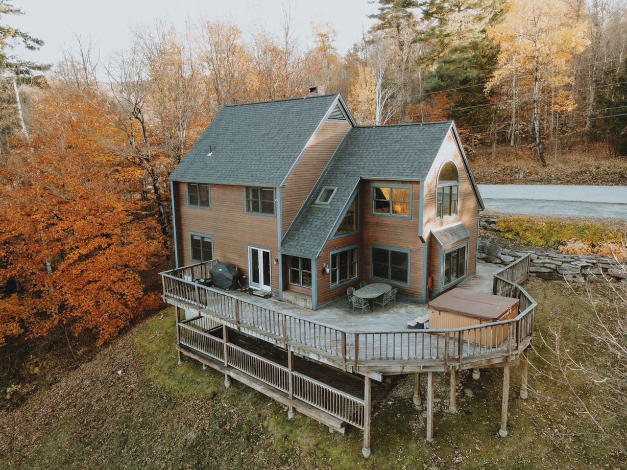 Exterior from the back in fall 