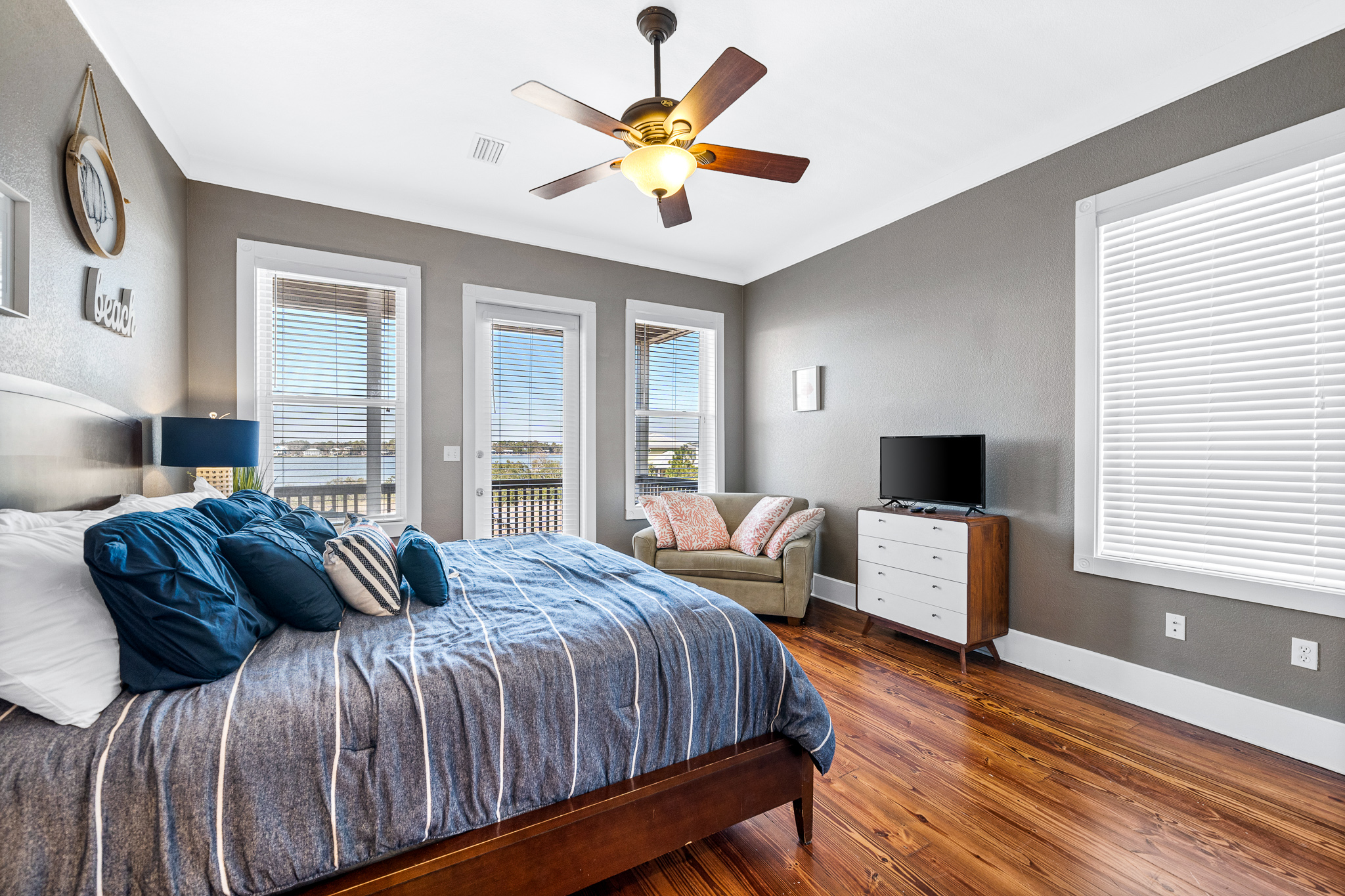 Lagoon facing King bedroom upstairs