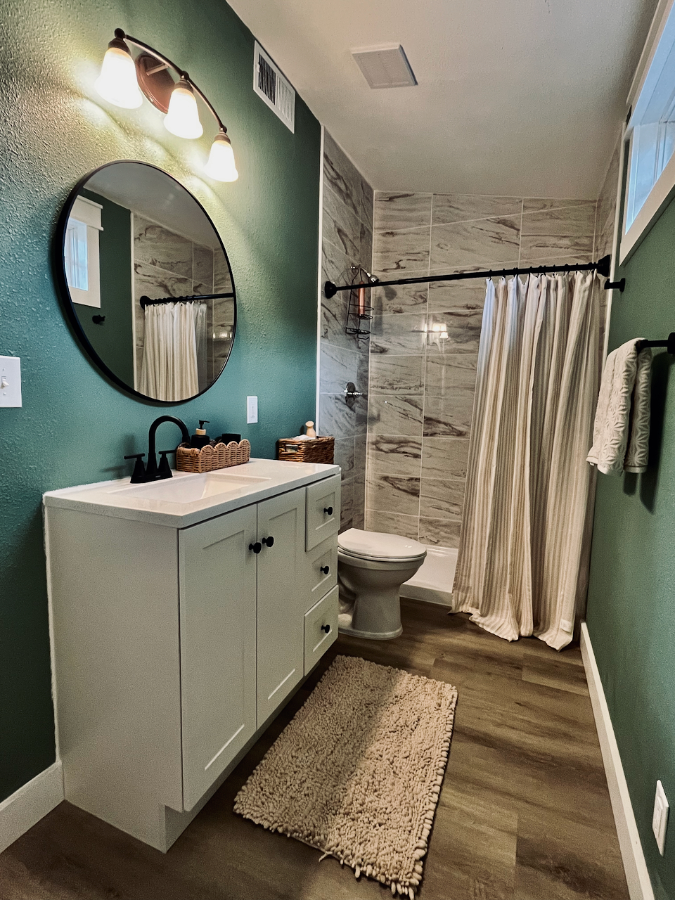 Stylish poolside cabin bathroom