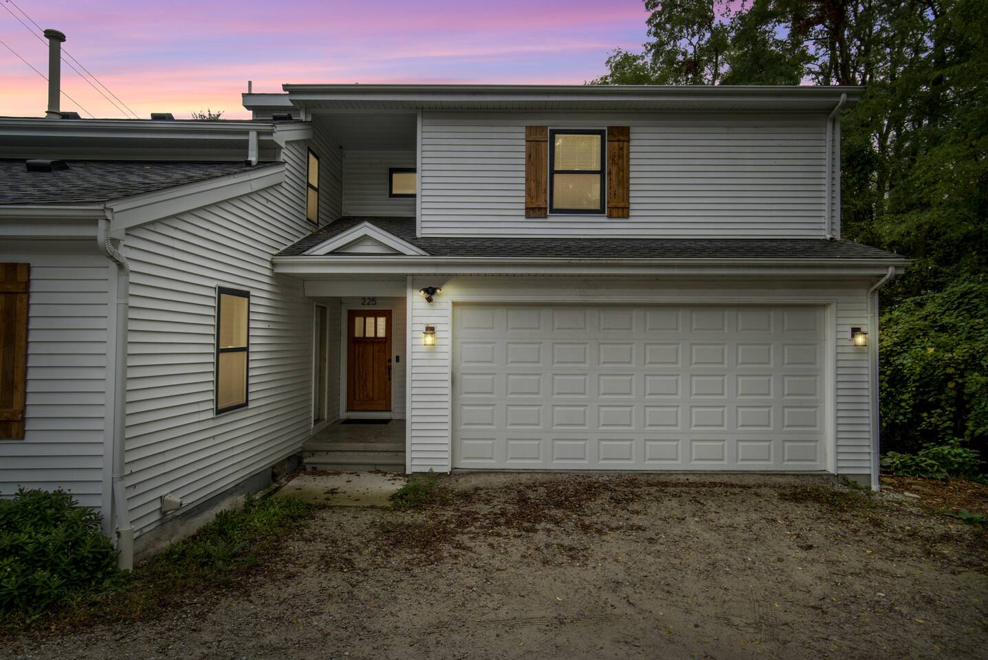 Private garage, Lots of parking