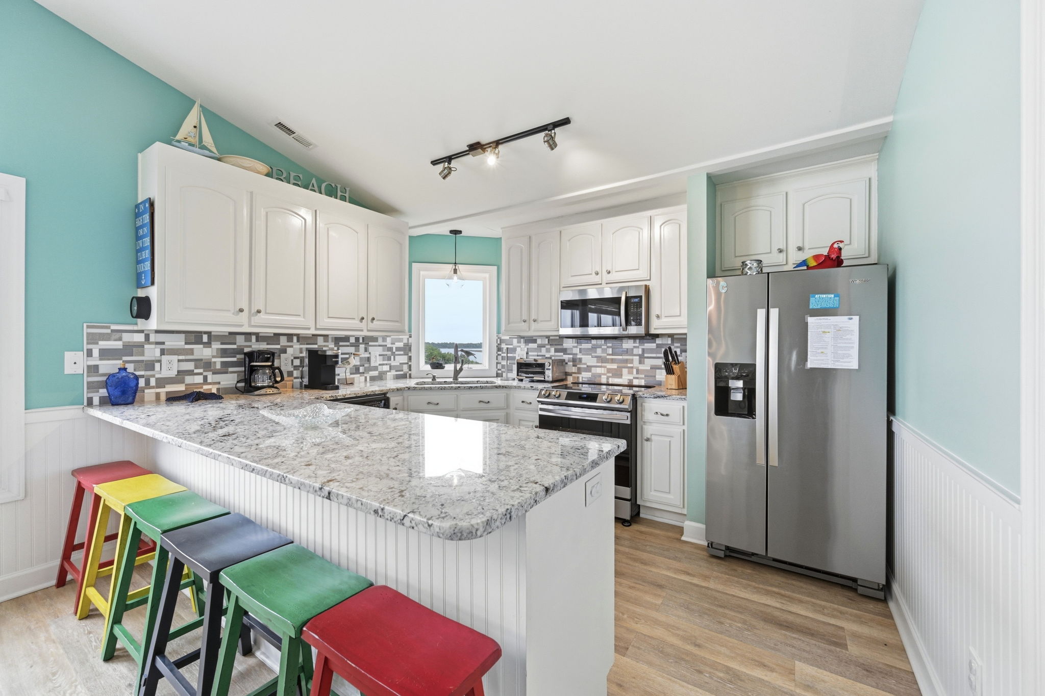 Fully equipped kitchen perfect for vacation meals and snacks