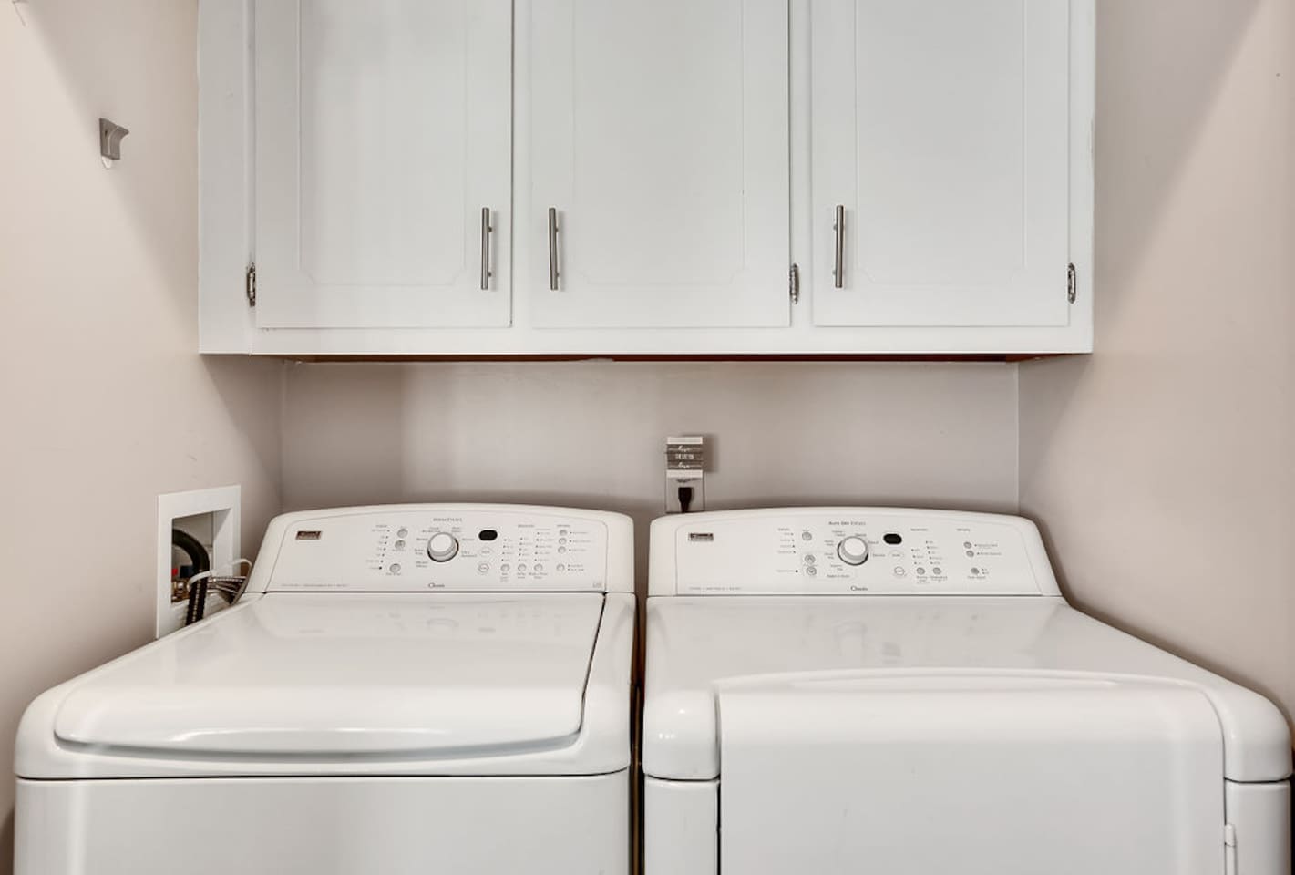 Full Size Washer and Drier in Unit