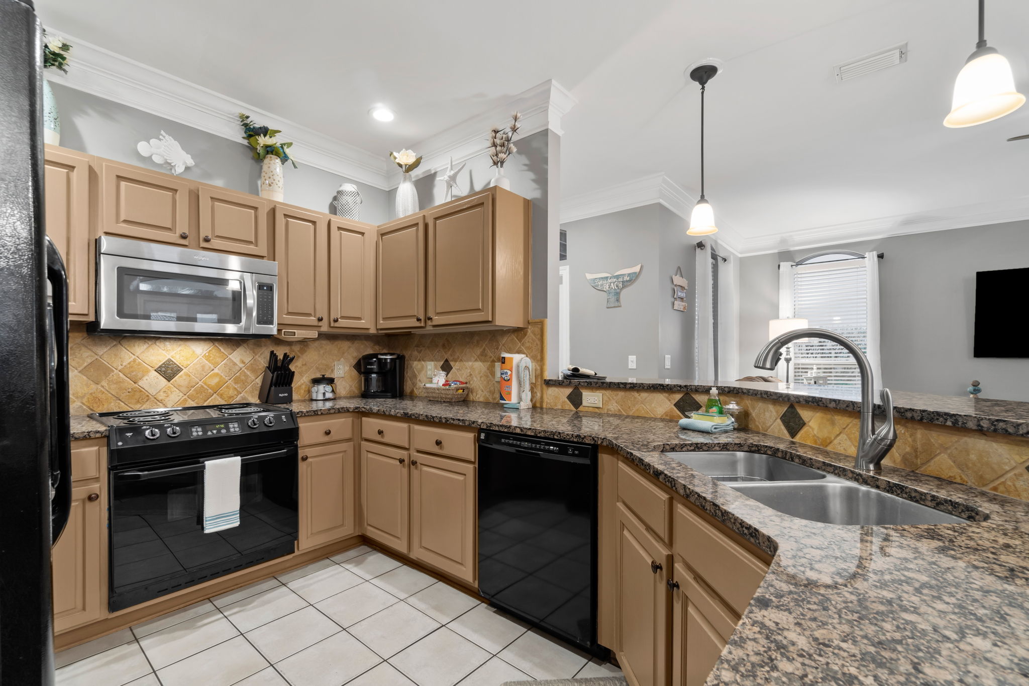 Fully equipped kitchen
