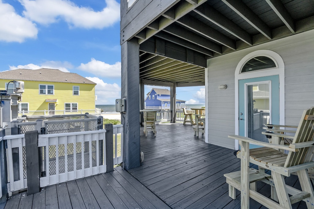 f8c9305568ed41e4bfcd893c5f37740f | Beachhouse | Texas | TX | Vacation Homes | Galveston | Crystal Beach | Kokomo | Breezy Days | Beachfront Elegance | Sunrise Serenity | Southern Sands Property Management, LLC