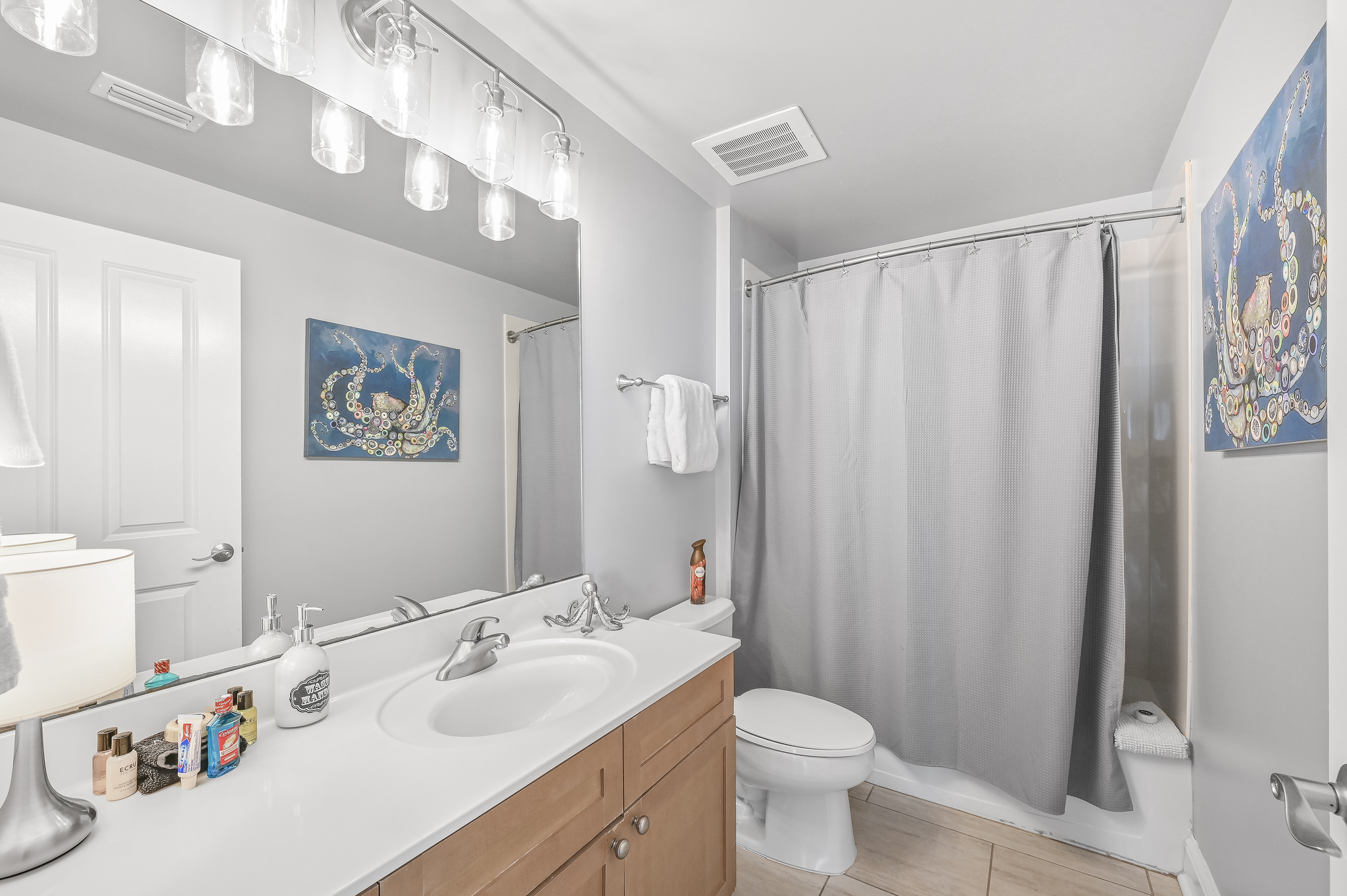 Private bathroom for TWIN/QUEEN Bunk room