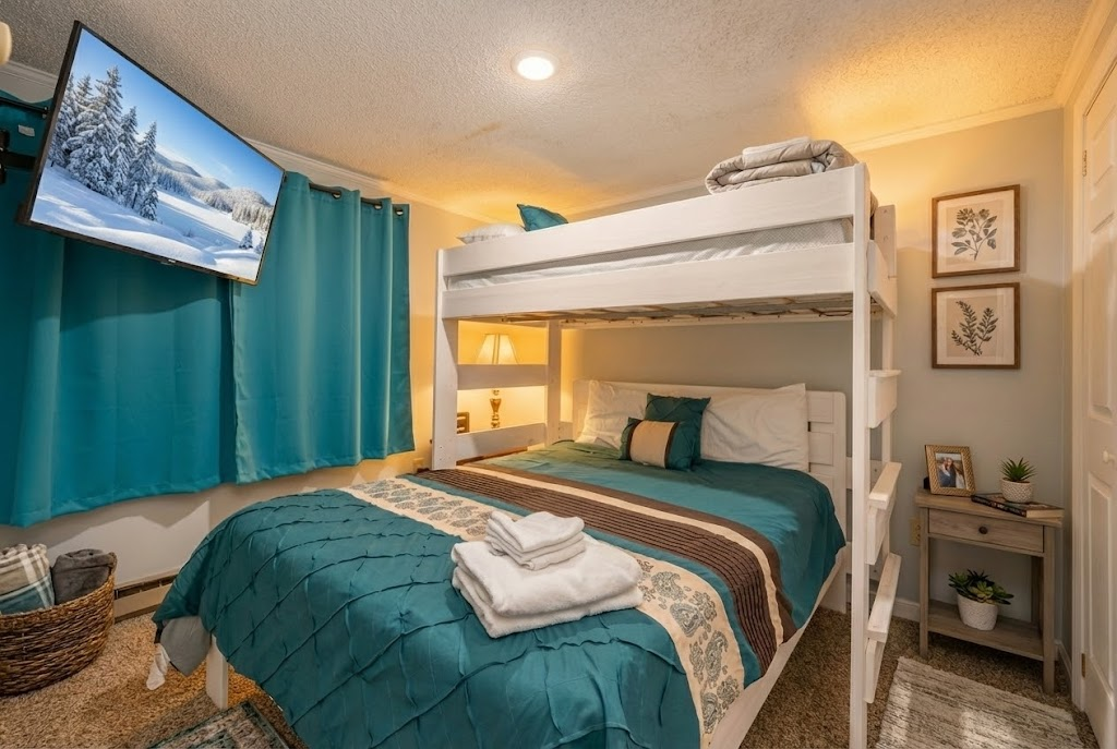 One-bedroom updated condo with queen  Twin over bed.