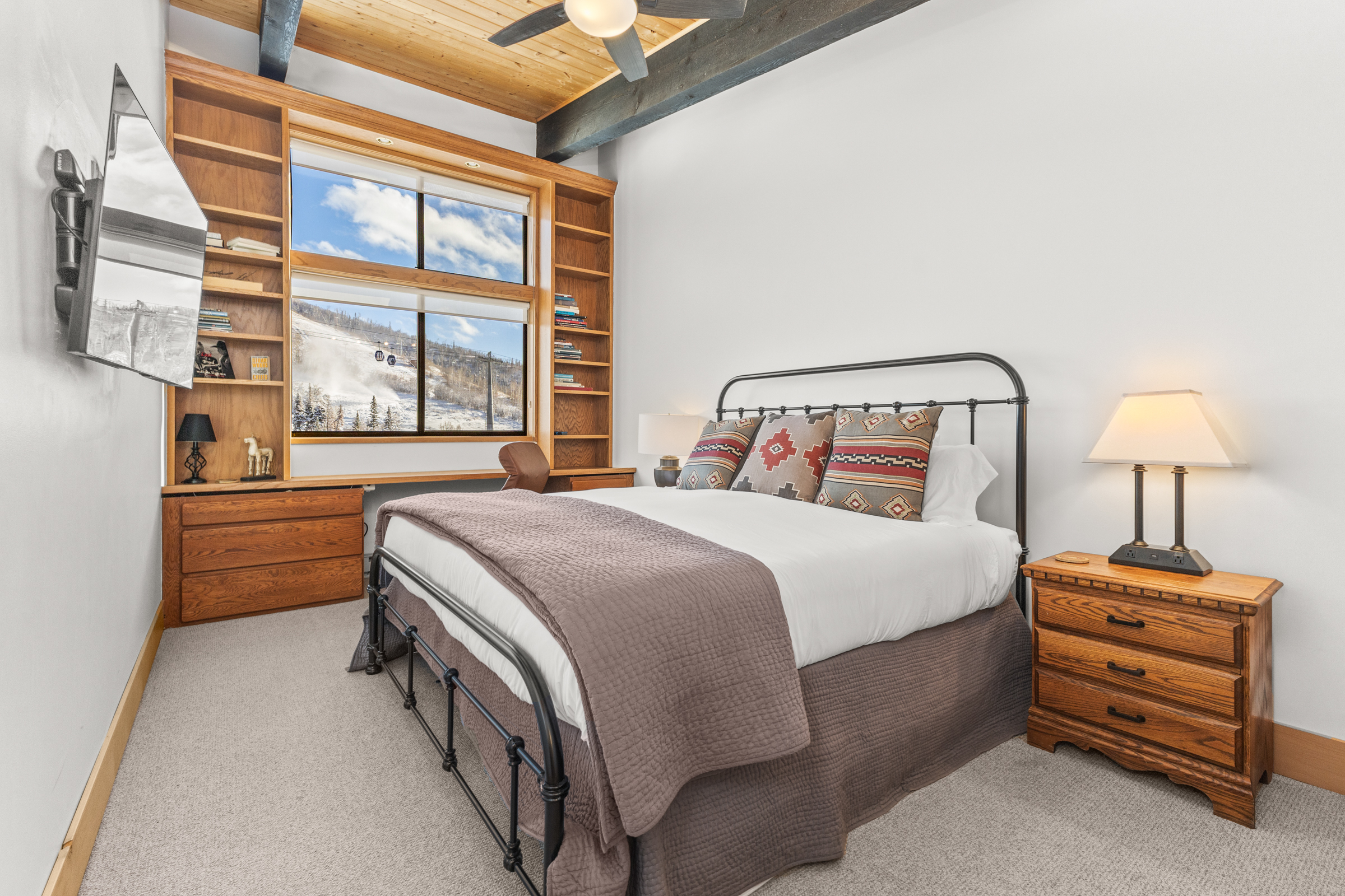 Ensuite Bedroom  1 | King Size Bed