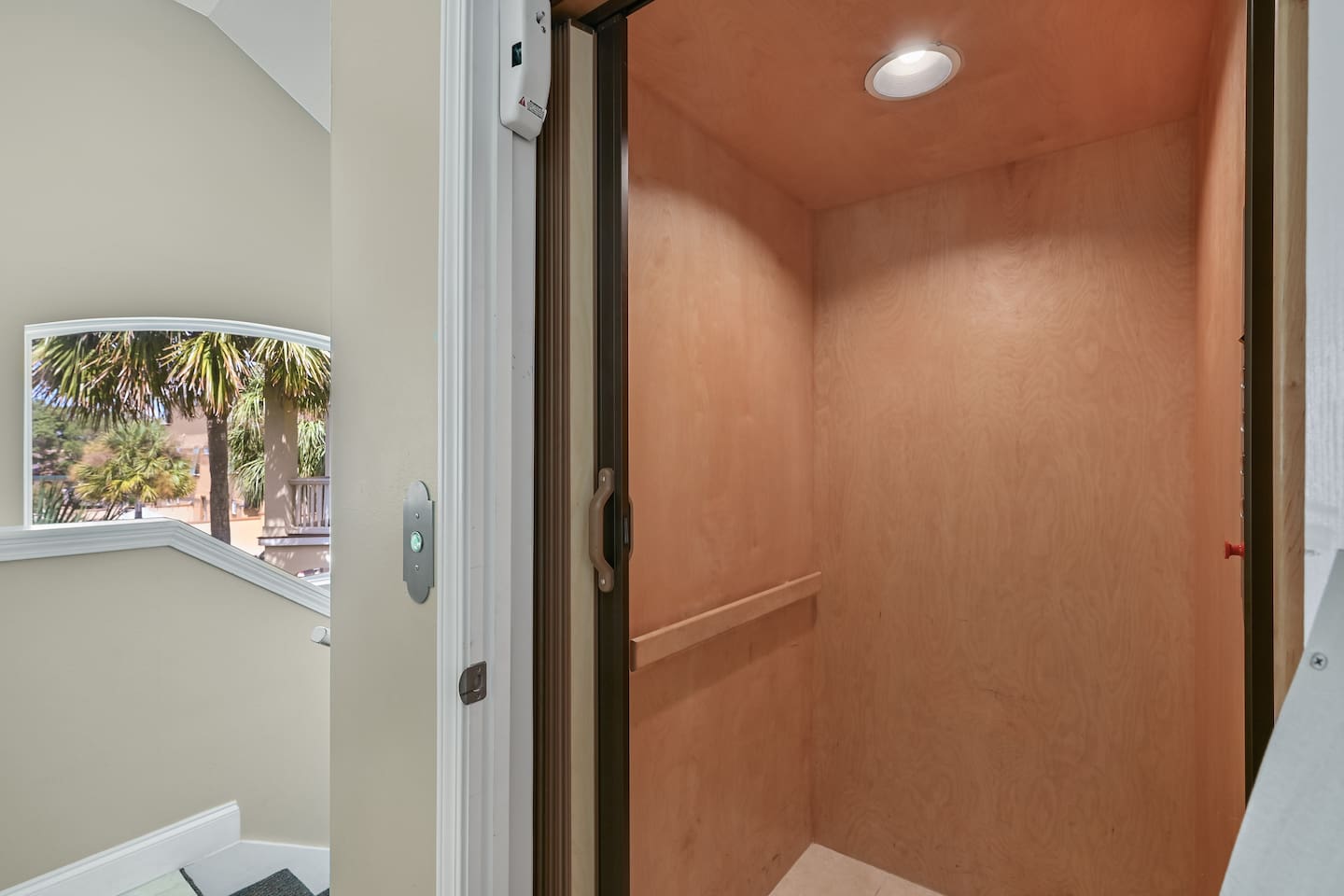 Elevator to all 3 floors