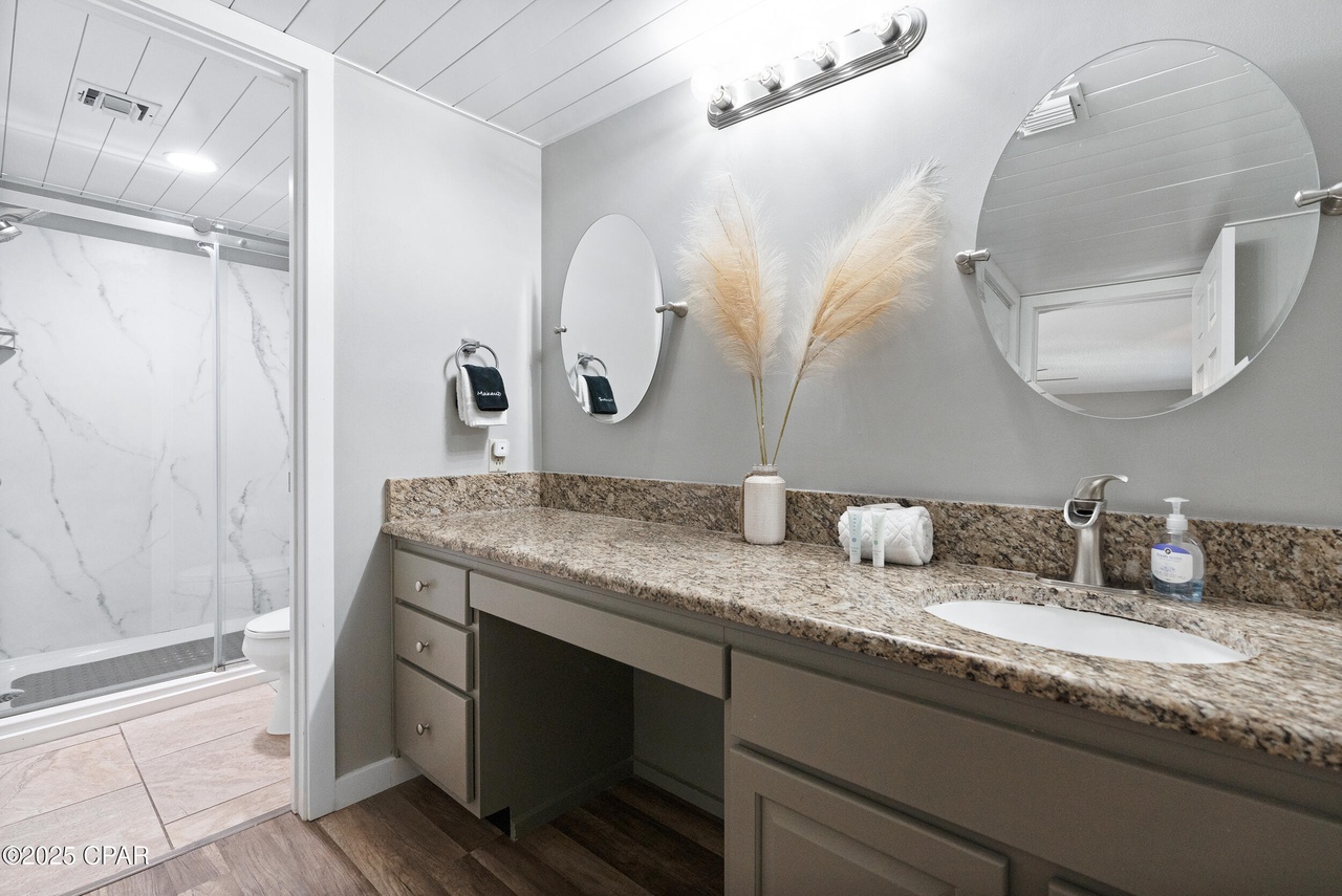 Gulf-Front Primary Bathrom