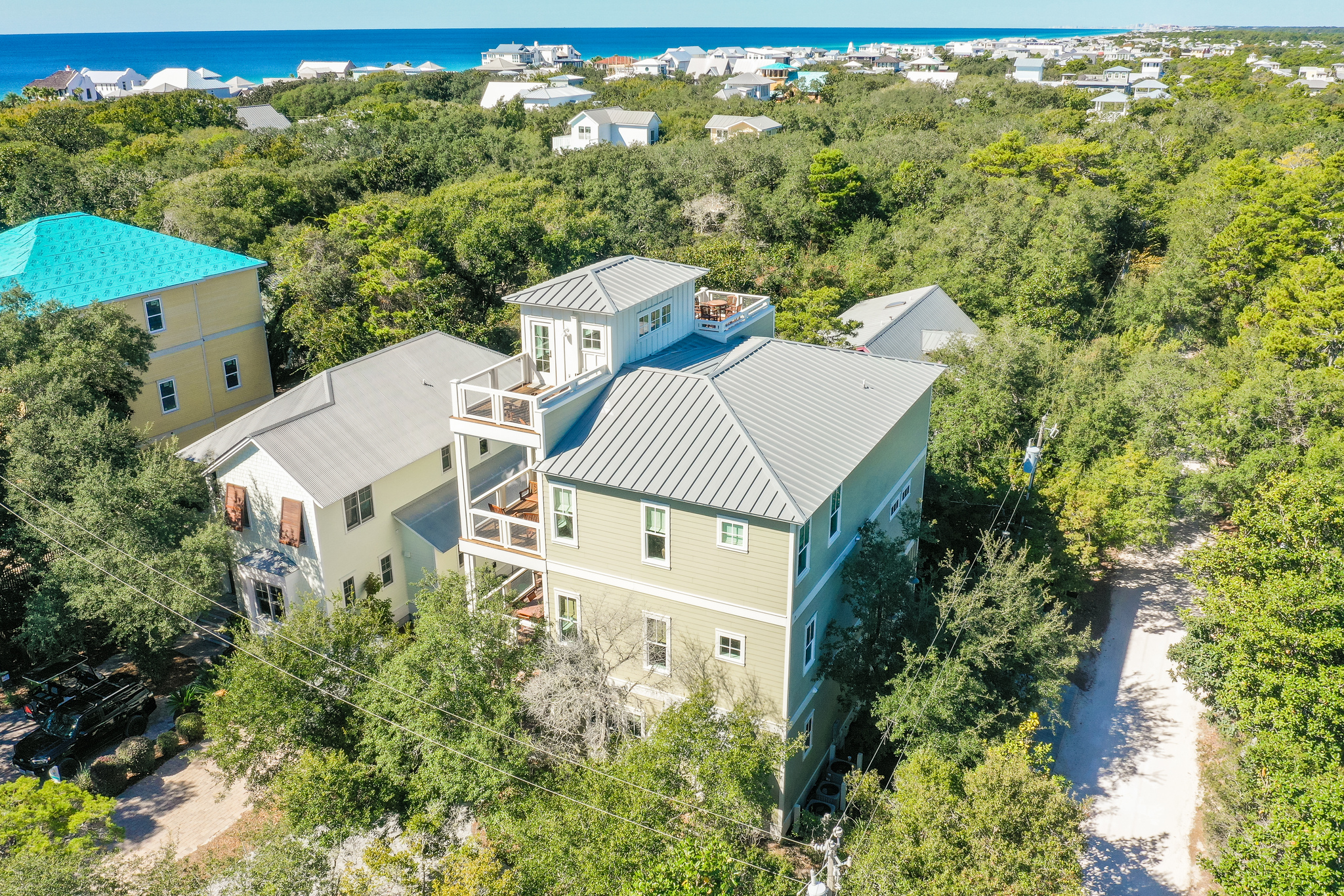 Prime location - close to the beach, Seaside, and restaurants!