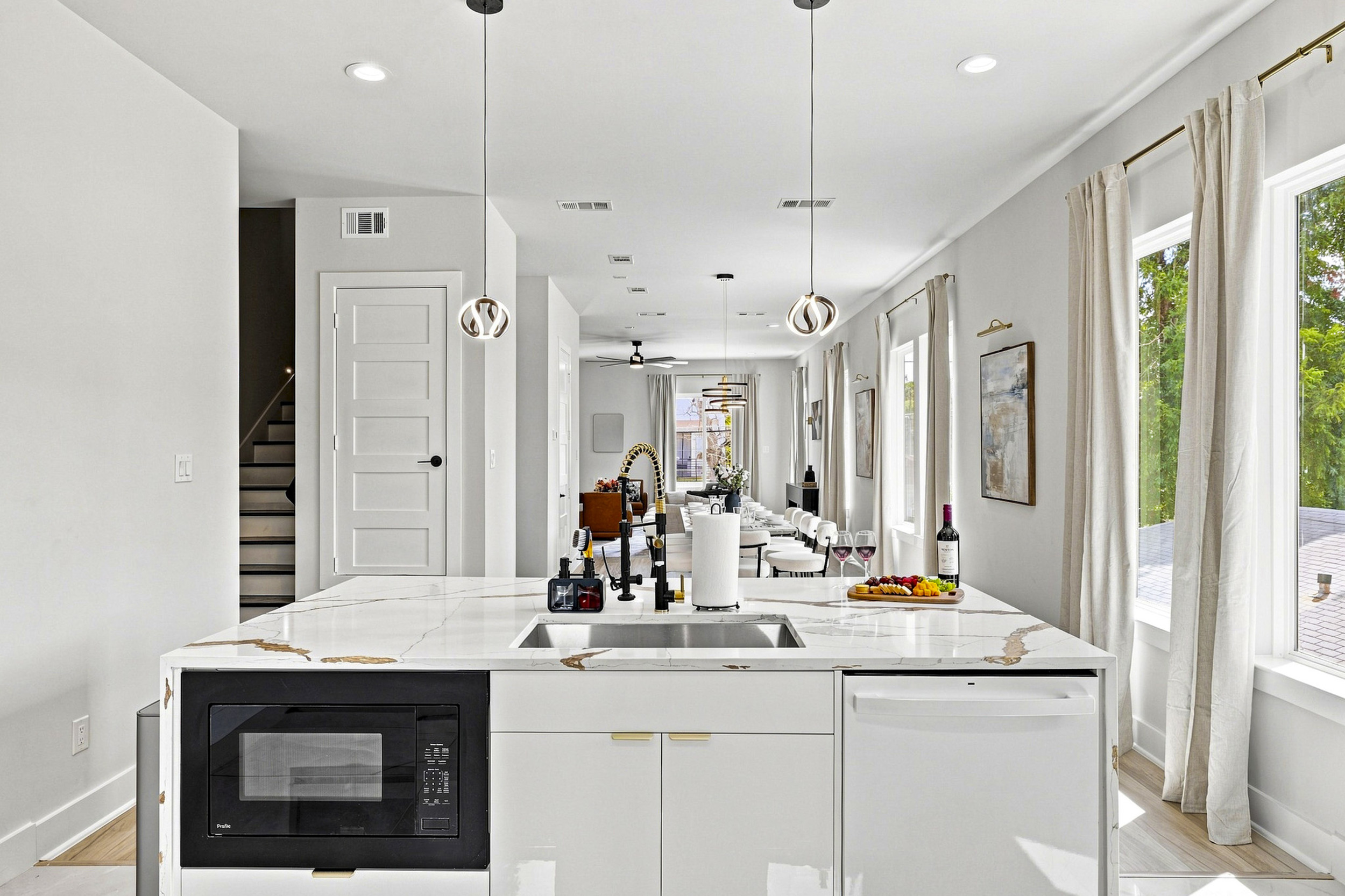 Bright space with sleek finishes, perfect for culinary adventures and gatherings!