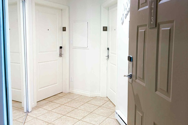 RIVATE Hallway that connects Unit A and Unit B.