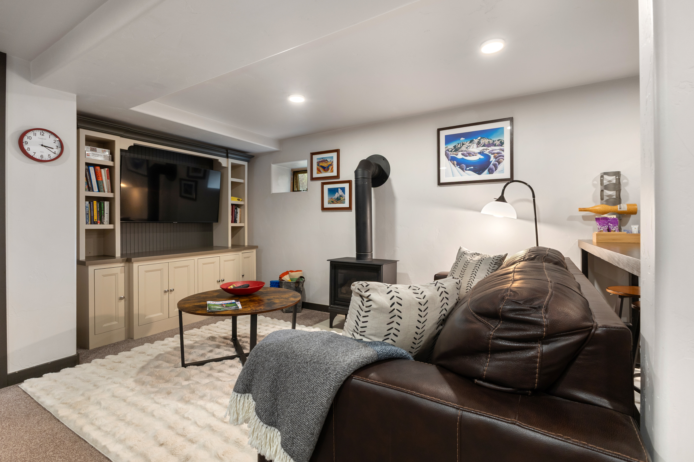 Living Room | Smart TV |  Wood-burning fireplace