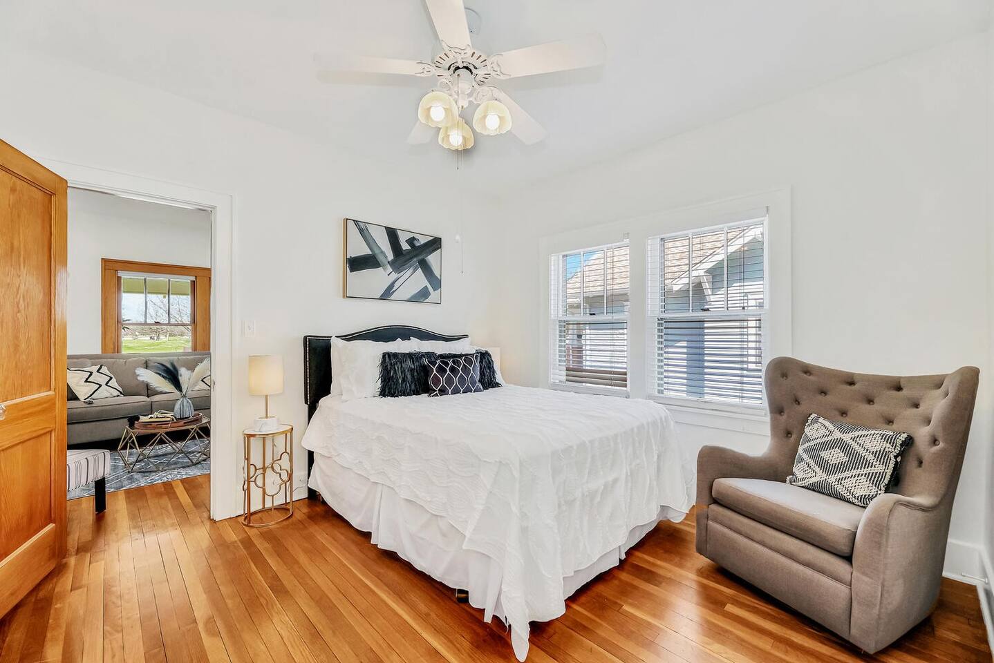 Main Floor Queen Bedroom