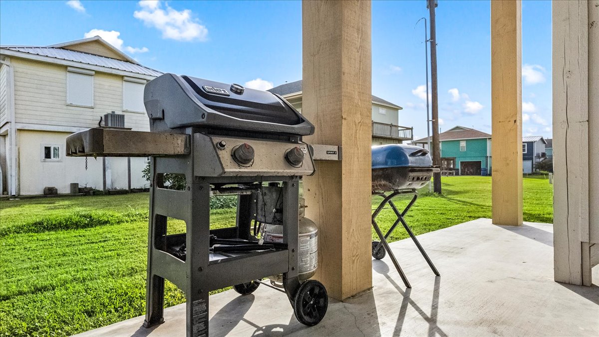 f94a93422aea4194a932c41ef80809b3 | Beachhouse | Texas | TX | Vacation Homes | Galveston | Crystal Beach | Kokomo | Breezy Days | Beachfront Elegance | Sunrise Serenity | Southern Sands Property Management, LLC
