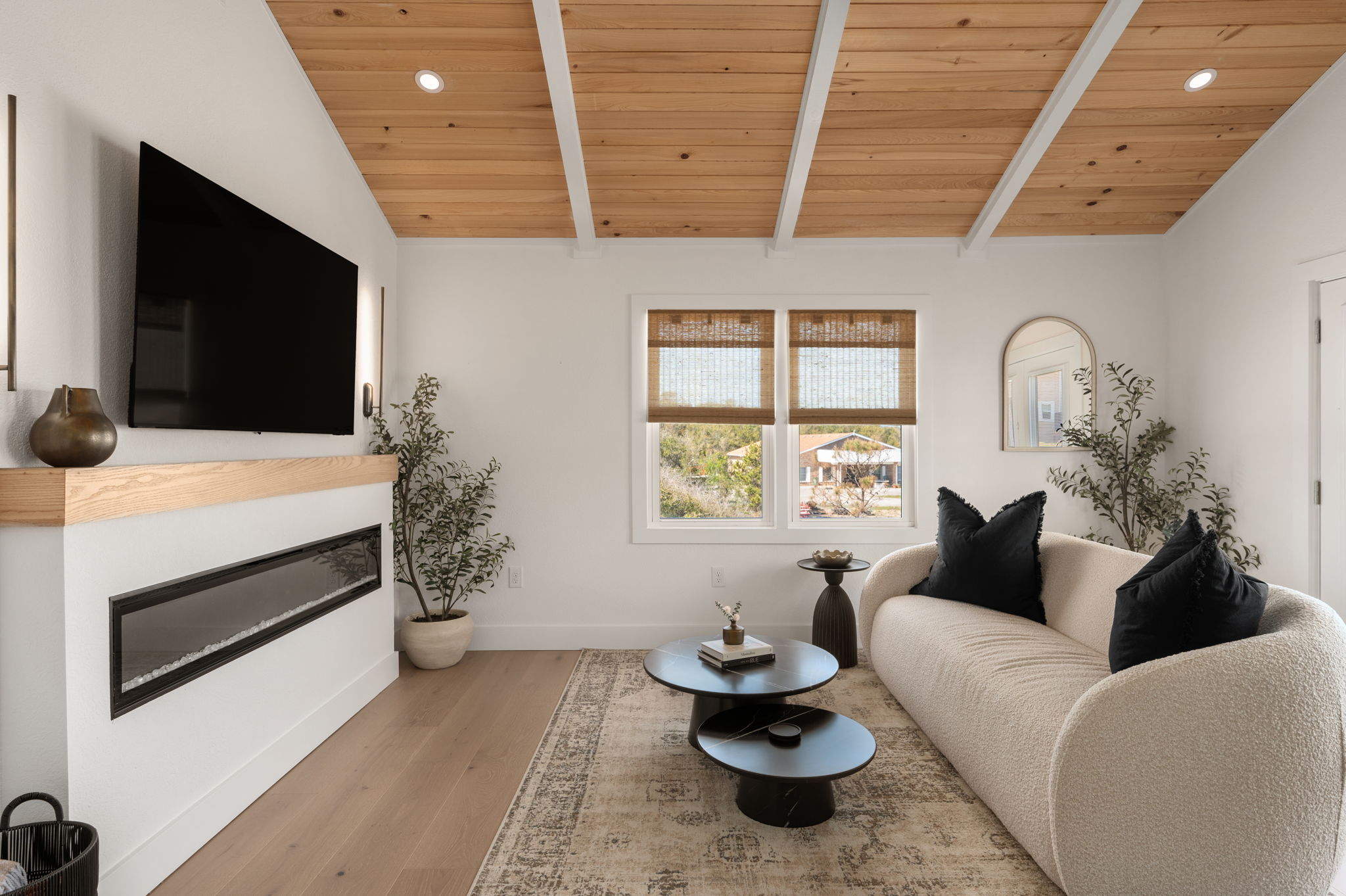 Living Room w/Fireplace