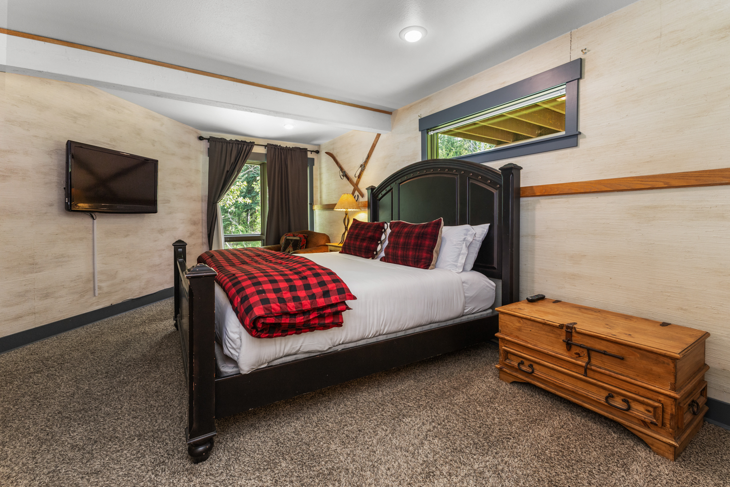 Ensuite Bedroom #1| King Bed | Entry Level