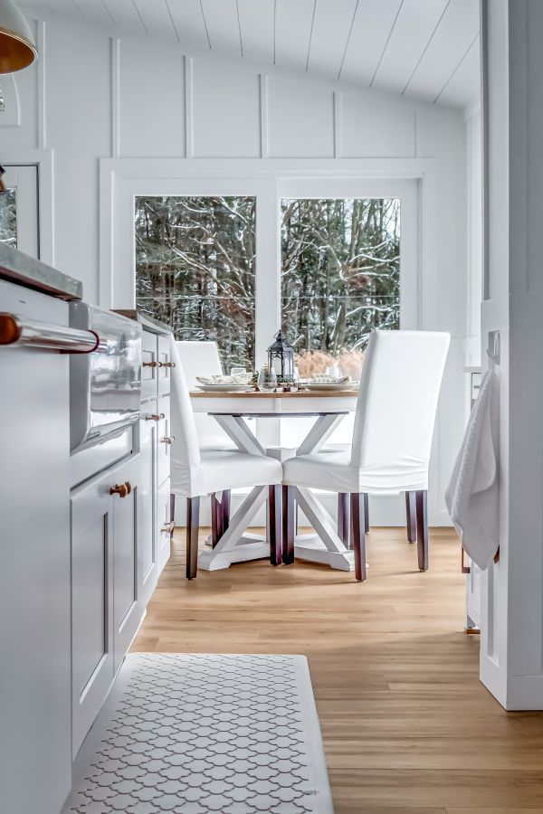 Share meals with charming views of the winter landscape.