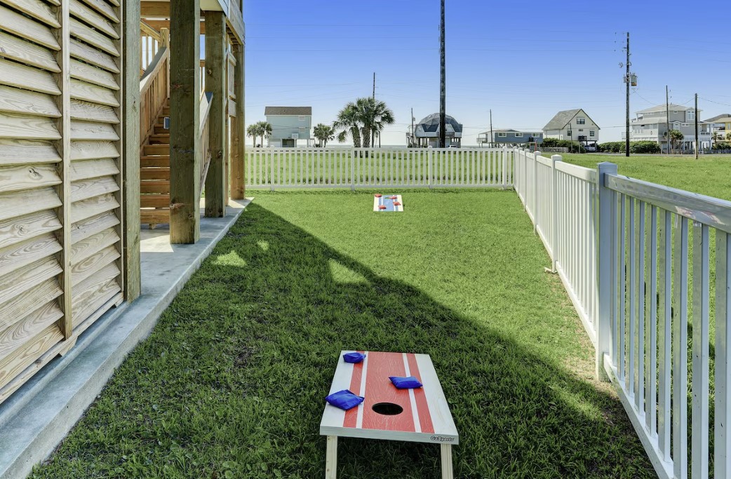 f9926e383fc942178d43be0cf7201e45 | Beachhouse | Texas | TX | Vacation Homes | Galveston | Crystal Beach | Kokomo | Breezy Days | Beachfront Elegance | Sunrise Serenity | Southern Sands Property Management, LLC