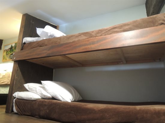 Loft area: 2 Twin beds.