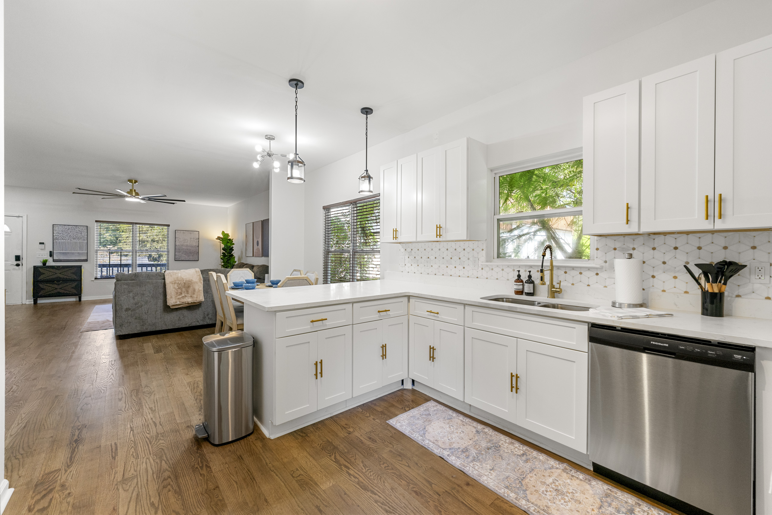 A bright, open kitchen that makes cooking and socializing a breeze. 
