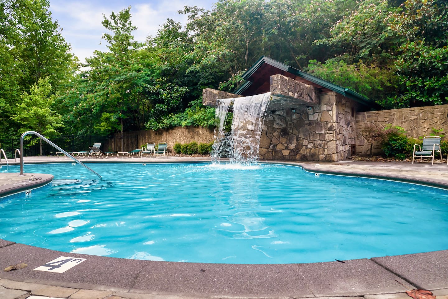 Enjoy the neighborhood pool this summer! Available Memorial Weekend in May through early September.