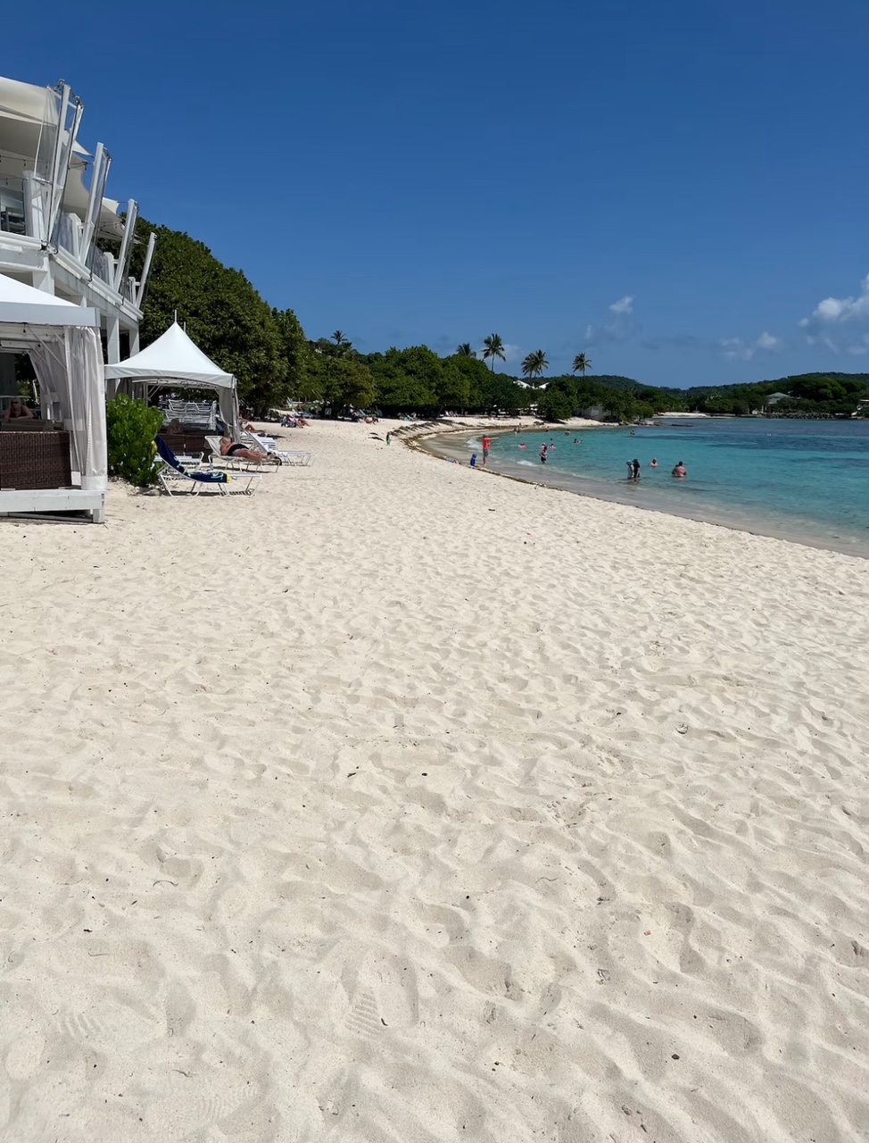 The sandy shores of Sapphire